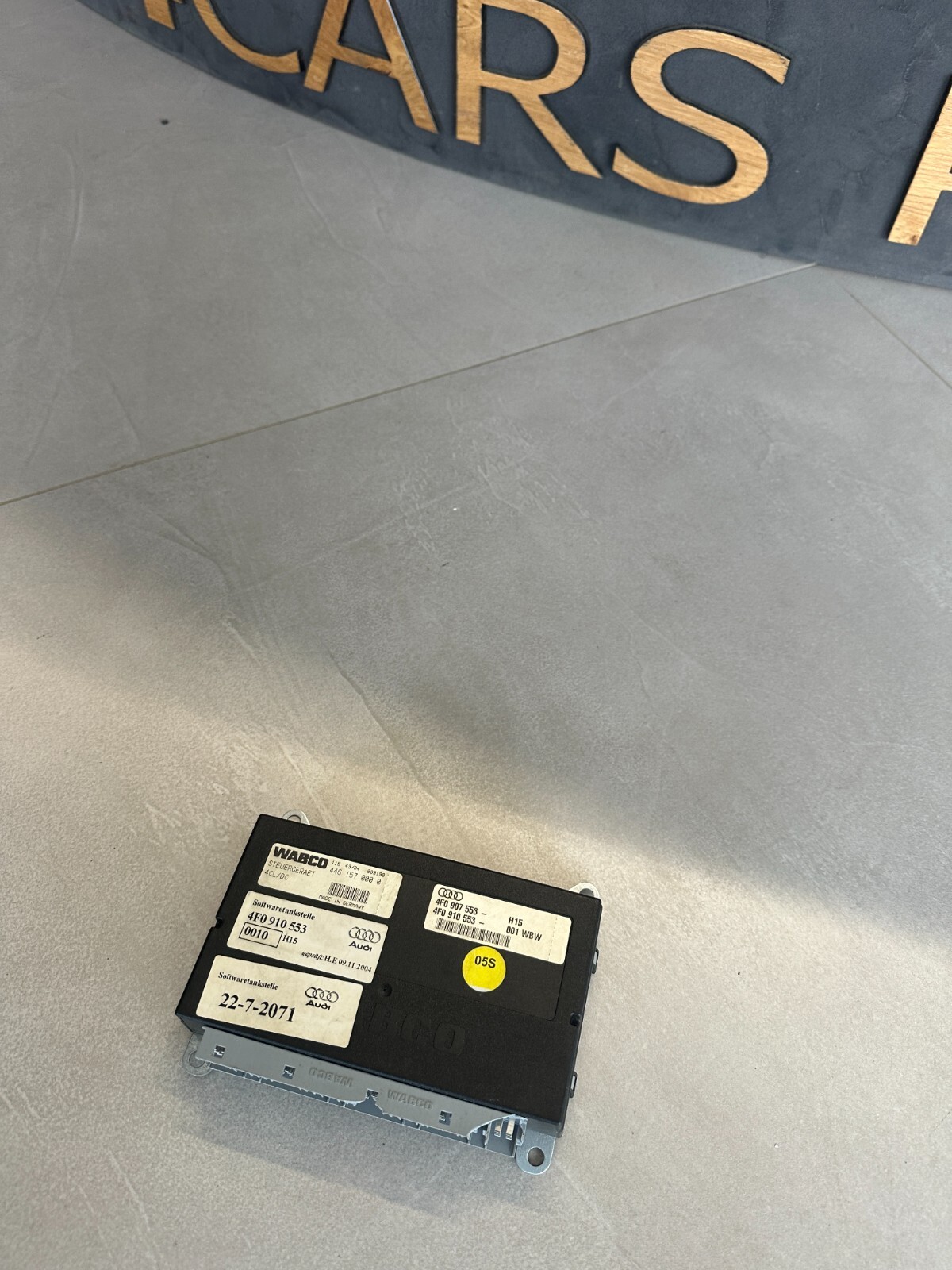 AUDI A6 FAHRWERKSTEUERGERÄT FÜR NIVEAUREGELUNG 4F0910553 FAST NEU DEMONT V TEST. - Obrázek 6