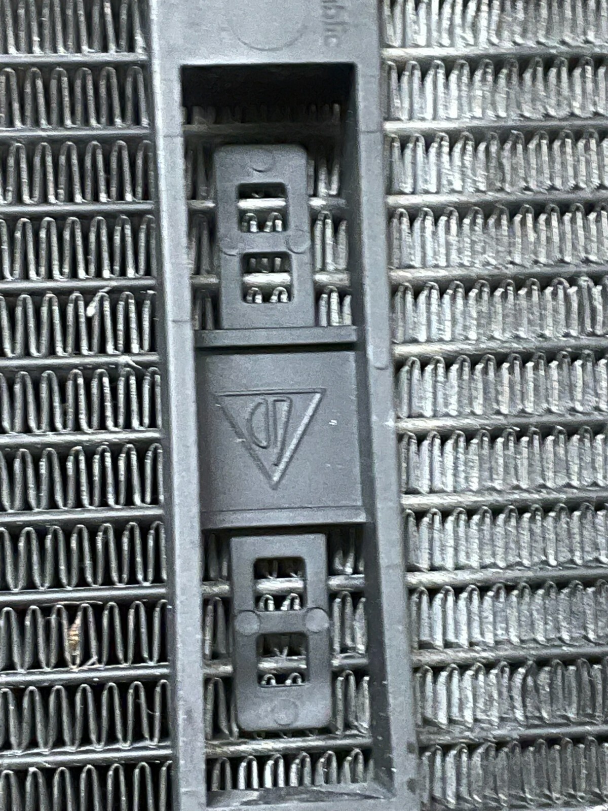 AUDI A6, VW TOUAREG 3.0 BEN ZUSATZKÜHLER FÜR KÜHLMITTEL 7P0121212A ORIG FAST NEU - Obrázek 13