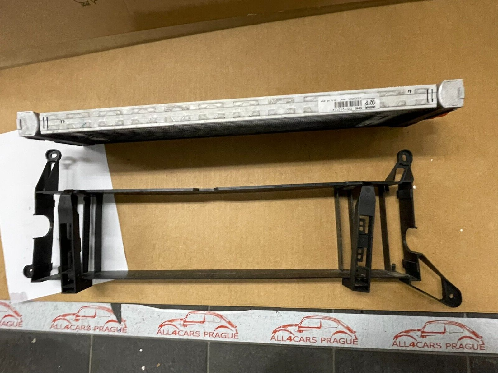 AUDI A6, VW TOUAREG 3.0 BEN ZUSATZKÜHLER FÜR KÜHLMITTEL 7P0121212A ORIG FAST NEU - Obrázek 17