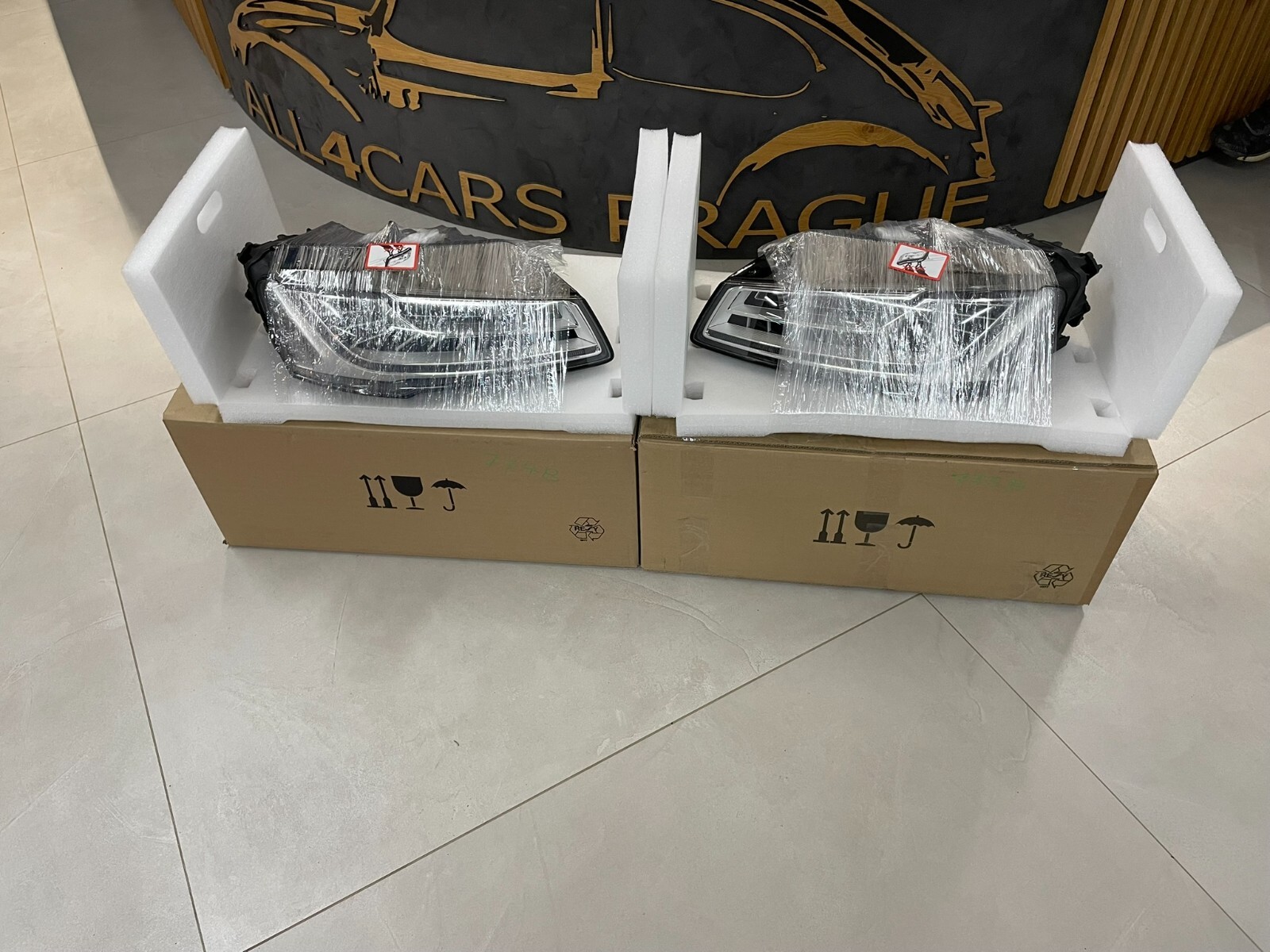 AUDI A8 4H D4 FACELIFT SCHEINWERFER LED SATZ 4H0941773B - 4H0941774B ORIG.NEU - Obrázek 4