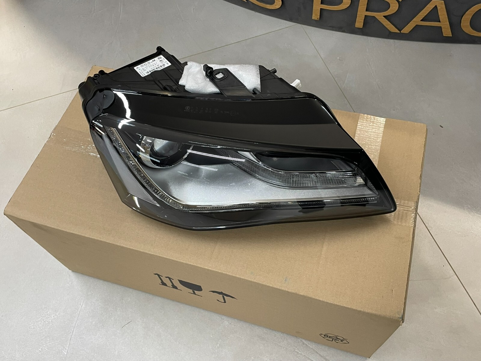 AUDI A8 D4 FRONTSCHEINWERFER BI-XENON RECHTS 4H0941030M = 4H0941030BM ORIG. NEU - Obrázek 20