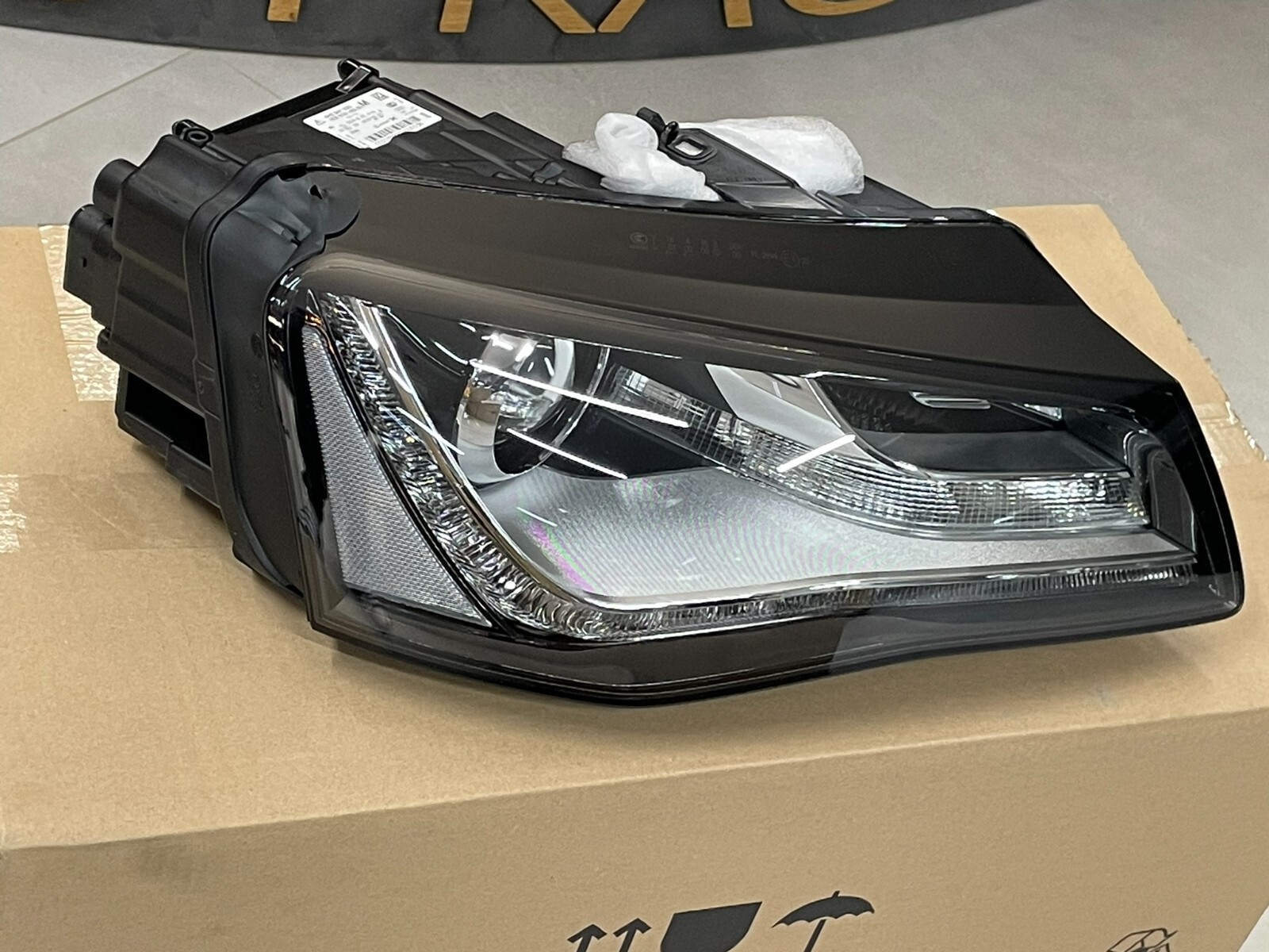 AUDI A8 D4 FRONTSCHEINWERFER BI-XENON RECHTS 4H0941030M = 4H0941030BM ORIG. NEU