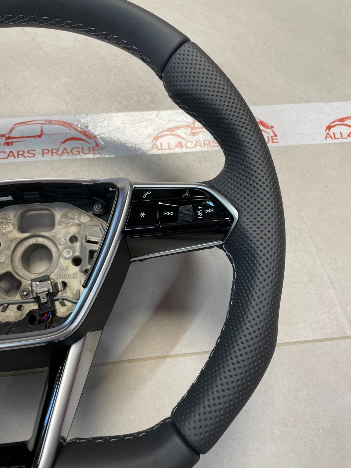 AUDI E-TRON AUDI SPORT LENKRAD S LEDER GELOCHT ABGEFLACHT 4K0419091BE ORIG.NEU - Obrázek 17