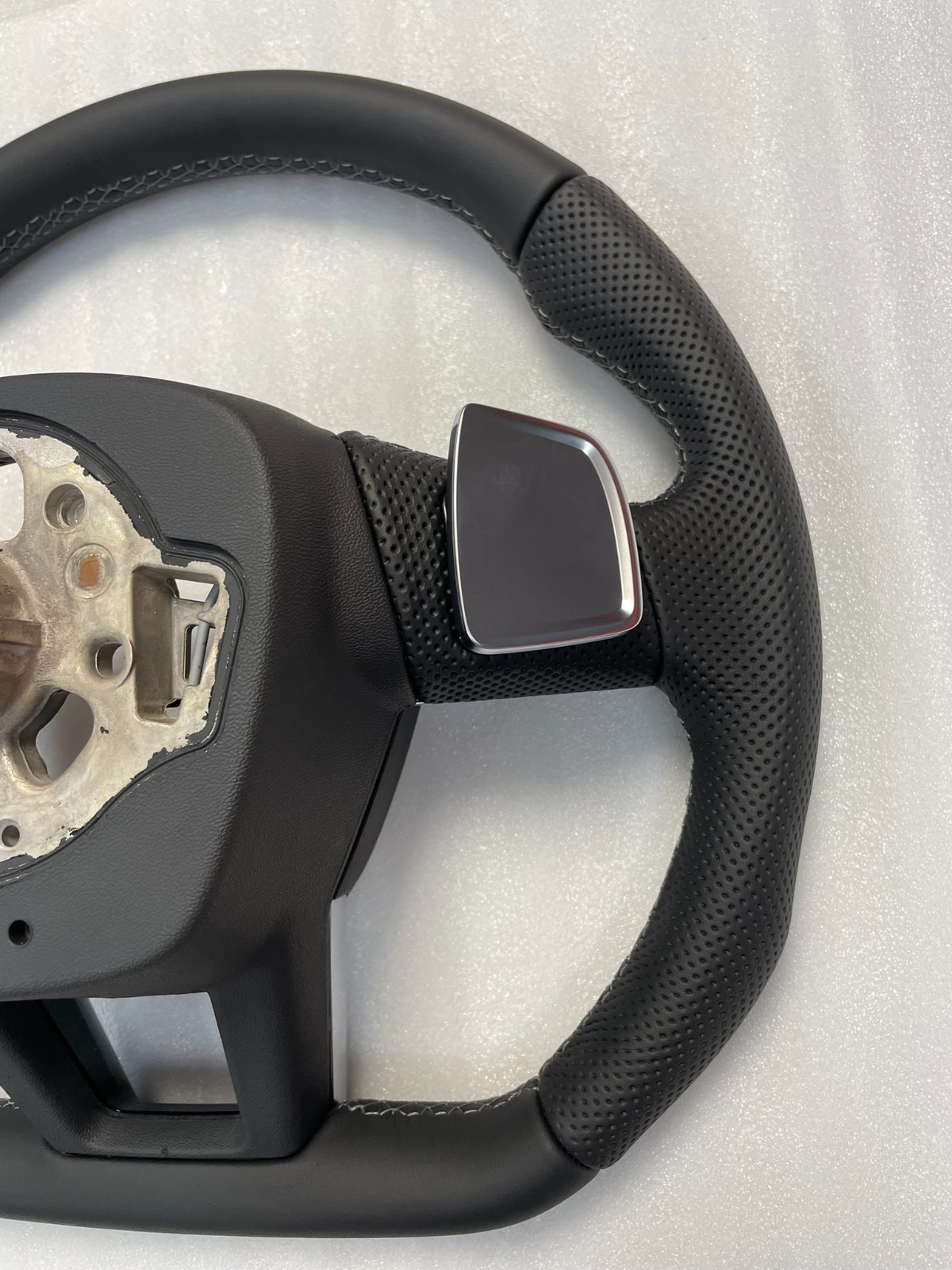 AUDI E-TRON AUDI SPORT LENKRAD S LEDER GELOCHT ABGEFLACHT 4K0419091BE ORIG.NEU - Obrázek 22