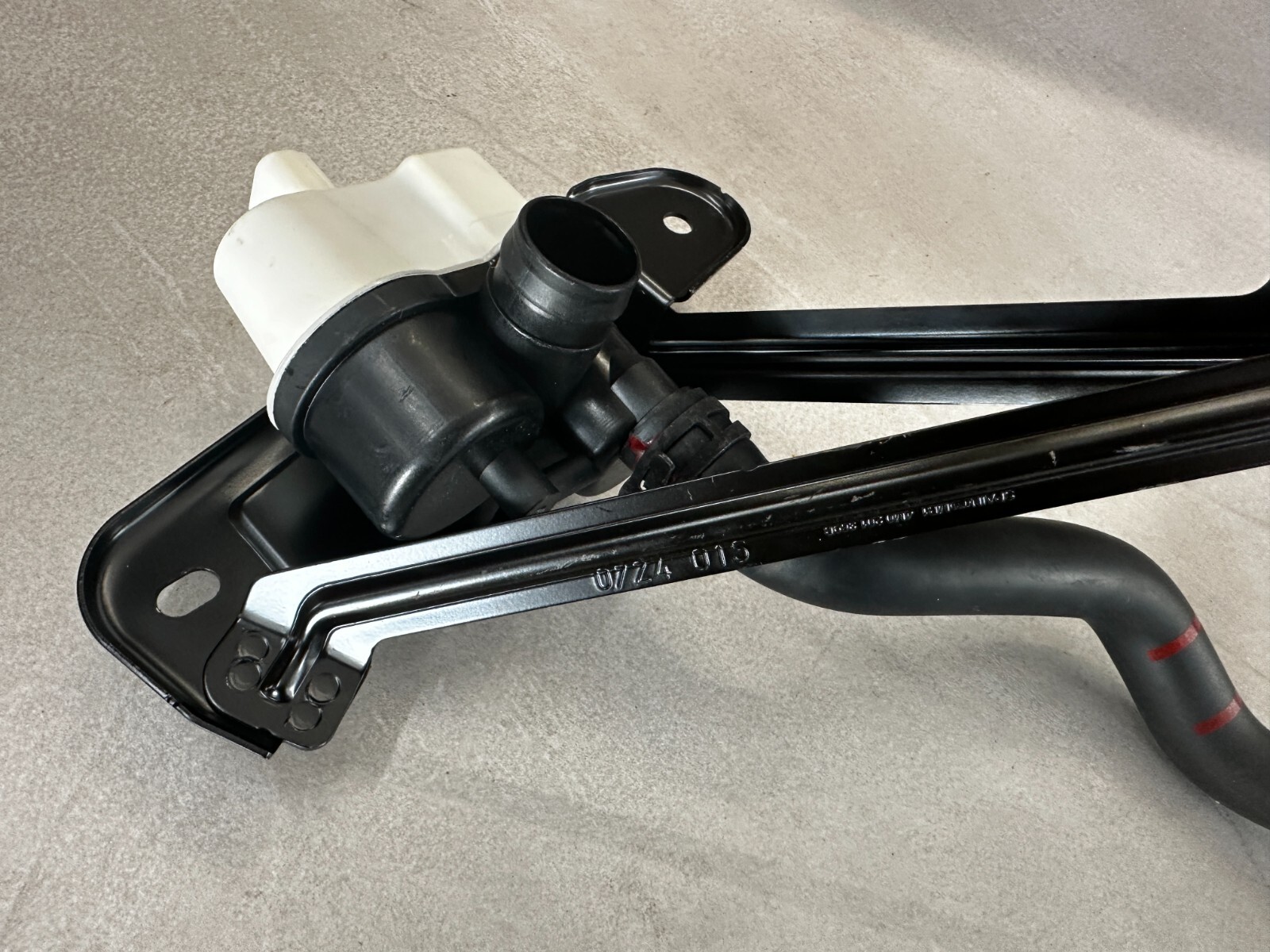 AUDI ENTLÜFTUNGSSCHLAUCH 7L0906243F 4M4201999C 4M0201369B Fast Neu Dem Test Car - Obrázek 11