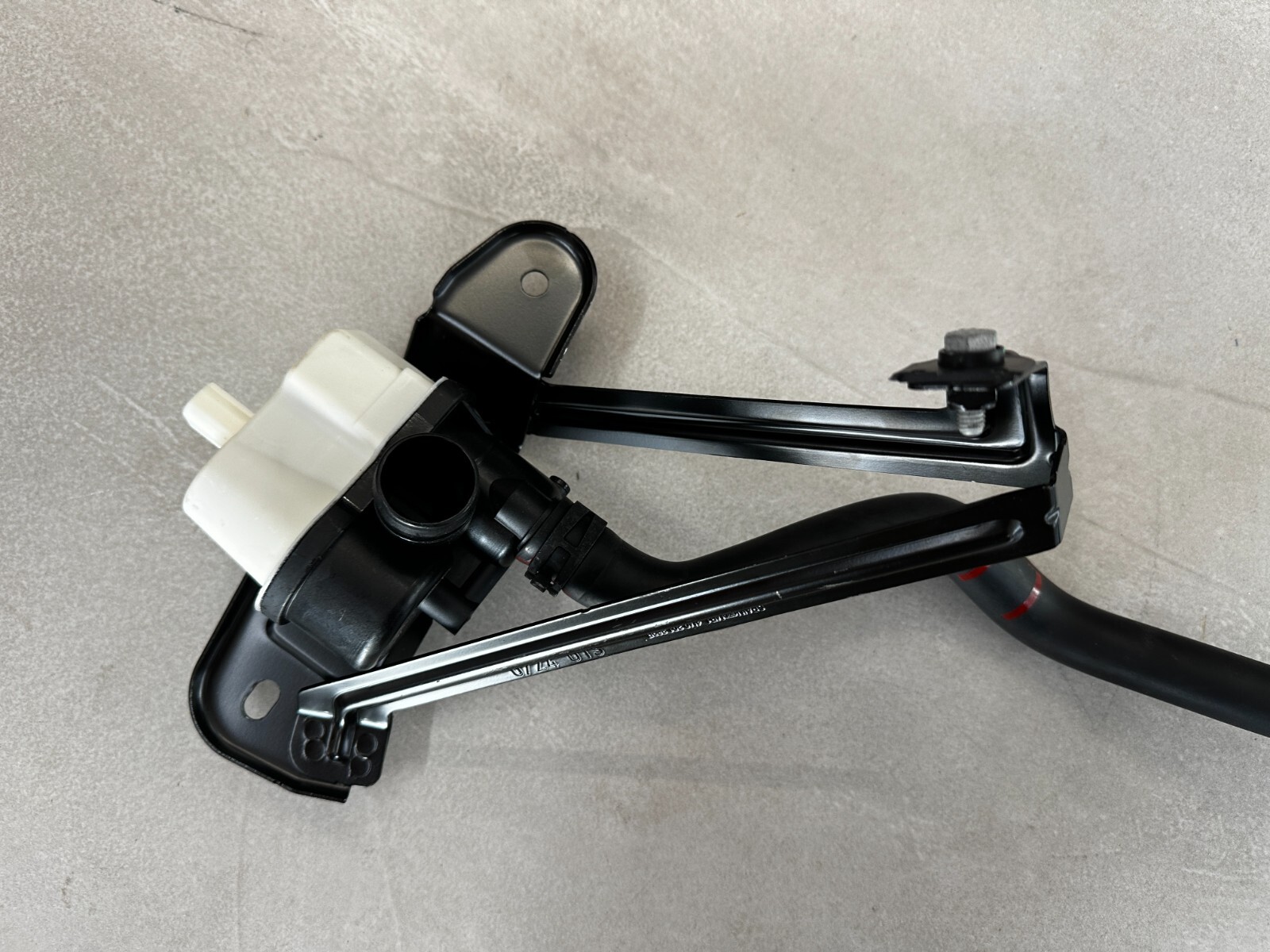 AUDI ENTLÜFTUNGSSCHLAUCH 7L0906243F 4M4201999C 4M0201369B Fast Neu Dem Test Car - Obrázek 7