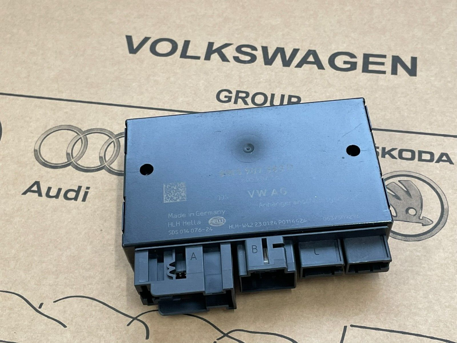AUDI VW STEUERGERÄT FÜR ANHÄNGERERKENNUNG 8W5907383D ORIG.NEU!!! - Obrázek 3