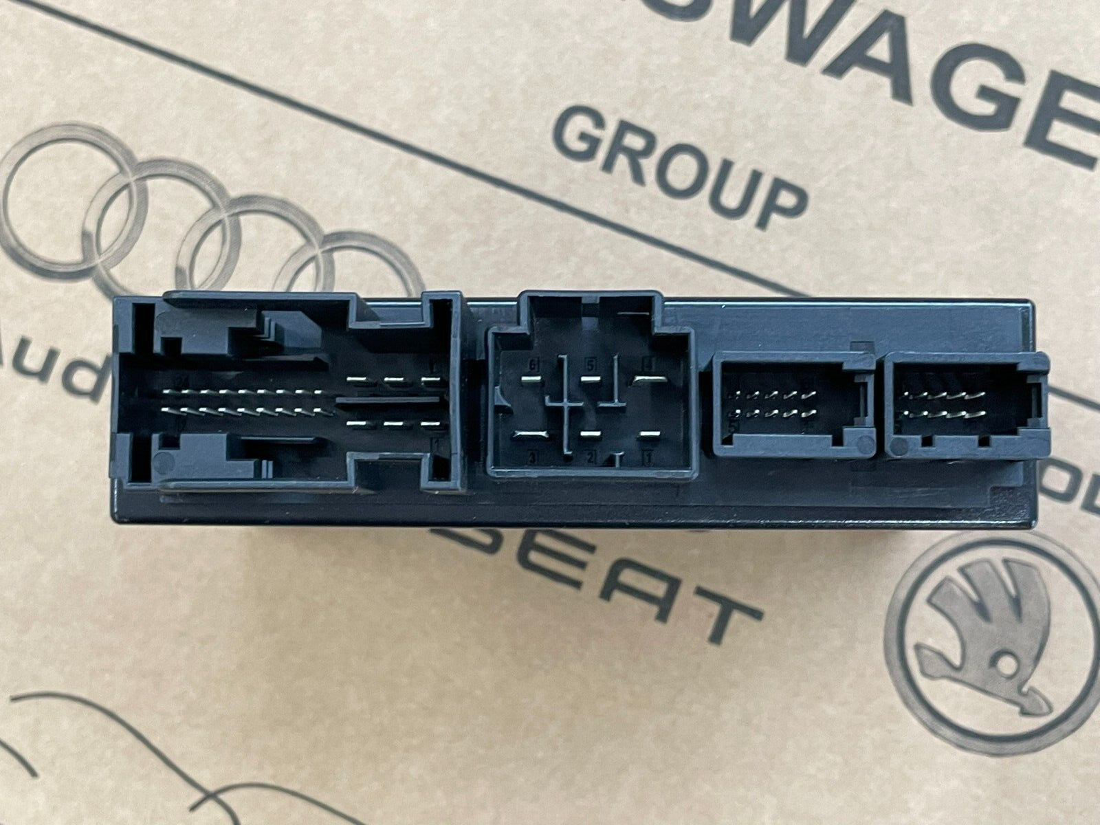 AUDI VW STEUERGERÄT FÜR ANHÄNGERERKENNUNG 8W5907383D ORIG.NEU!!! - Obrázek 6