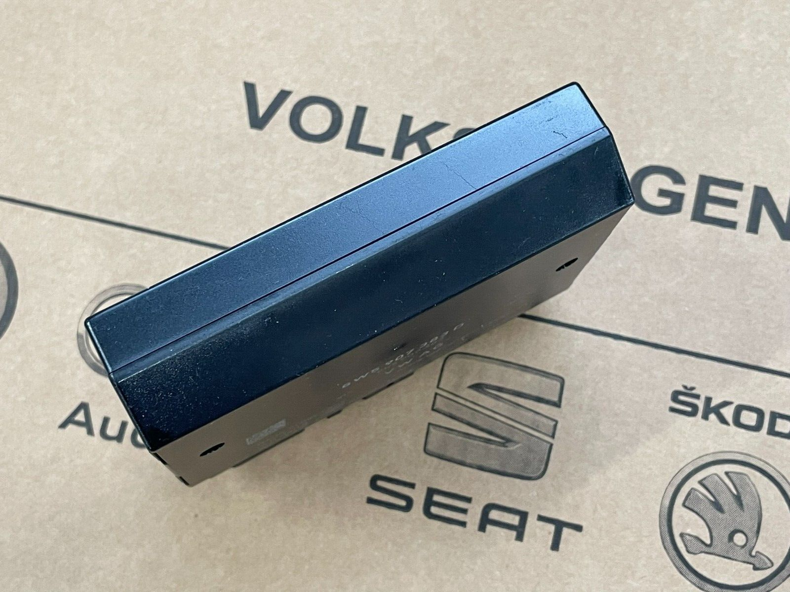 AUDI VW STEUERGERÄT FÜR ANHÄNGERERKENNUNG 8W5907383D ORIG.NEU!!! - Obrázek 8