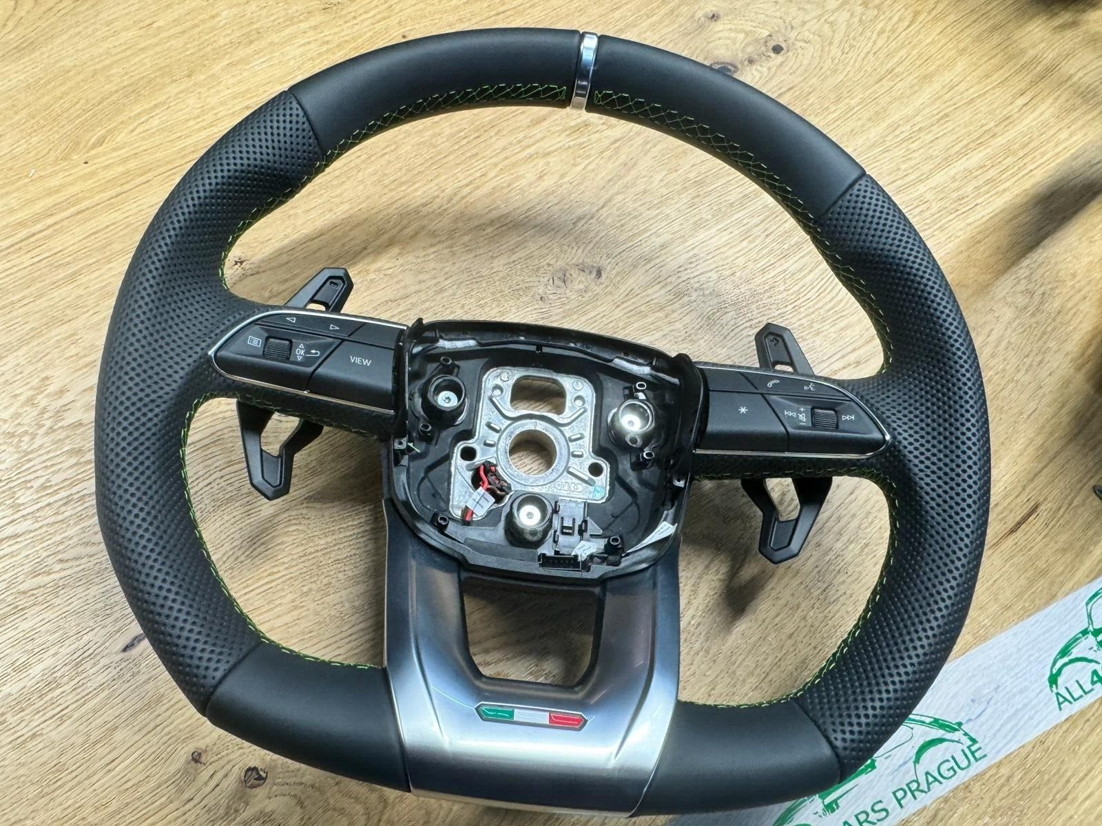 LAMBORGHINI URUS 4ML SPORT LENKRAD LEDER ABGEFLACHT GELOCHT GRÜNE NAHT BEHEIZT - Obrázek 14