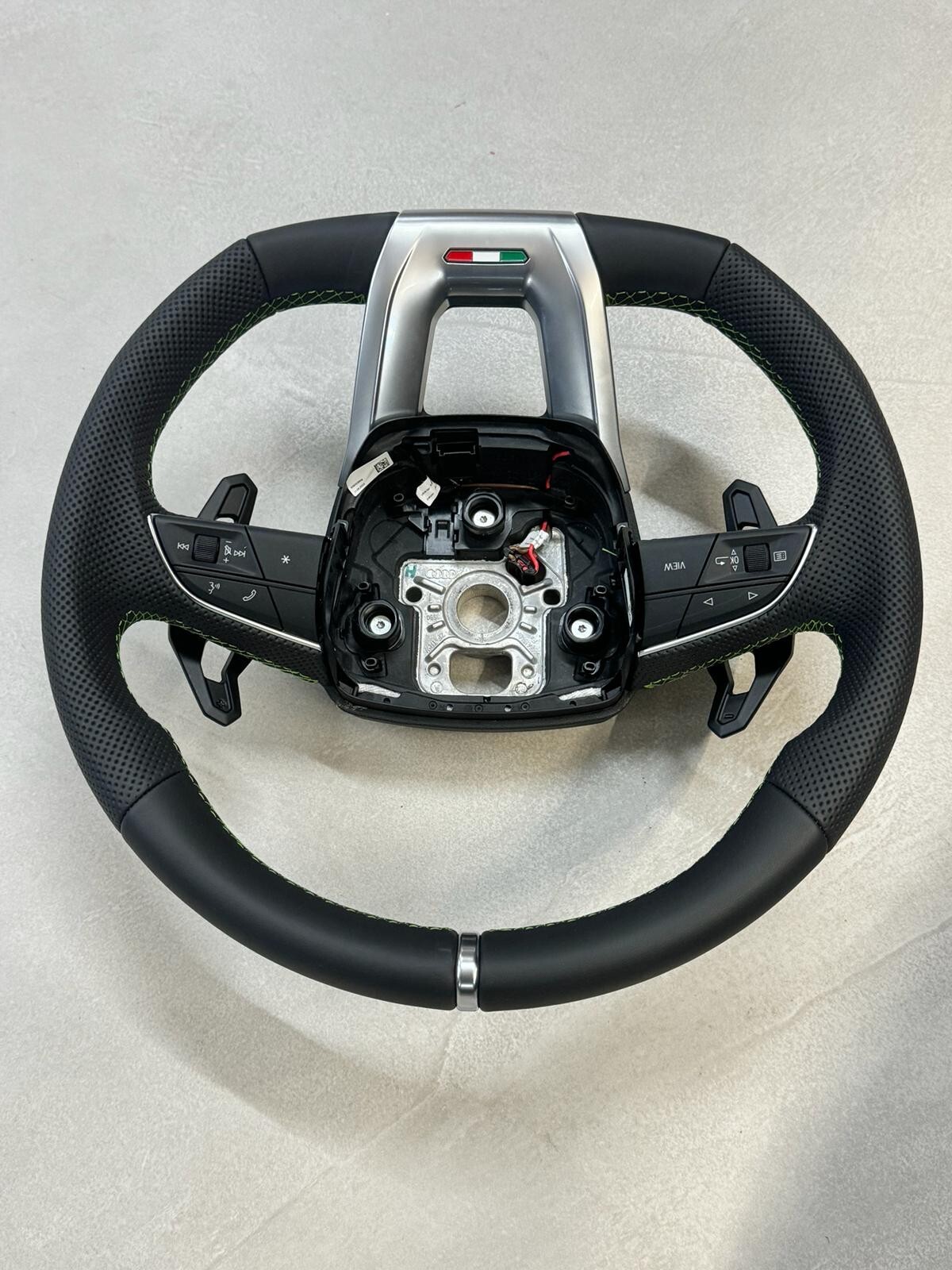 LAMBORGHINI URUS 4ML SPORT LENKRAD LEDER ABGEFLACHT GELOCHT GRÜNE NAHT BEHEIZT - Obrázek 3