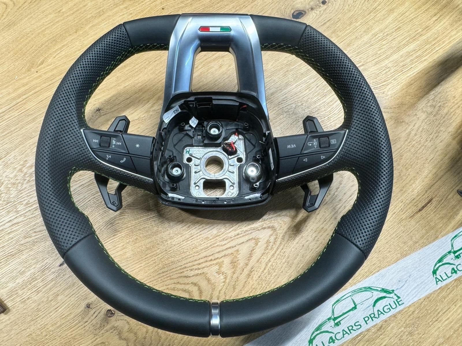 LAMBORGHINI URUS 4ML SPORT LENKRAD LEDER ABGEFLACHT GELOCHT GRÜNE NAHT BEHEIZT - Obrázek 7