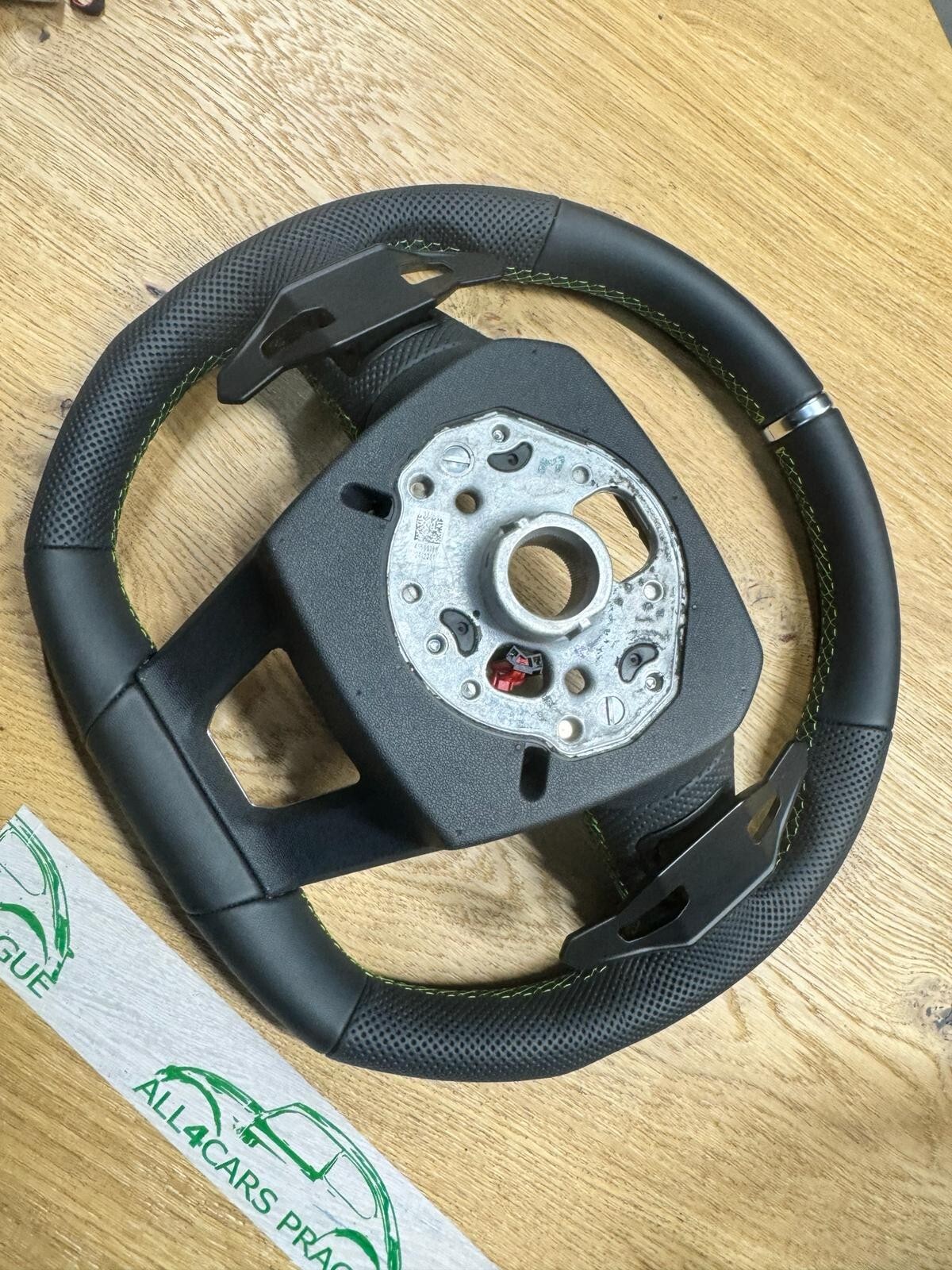 LAMBORGHINI URUS 4ML SPORT LENKRAD LEDER ABGEFLACHT GELOCHT GRÜNE NAHT BEHEIZT - Obrázek 9
