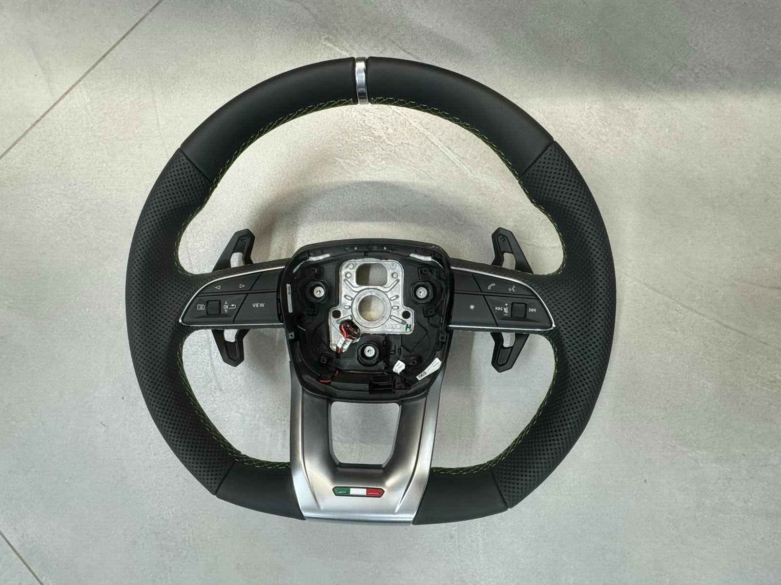 LAMBORGHINI URUS 4ML SPORT LENKRAD LEDER ABGEFLACHT GELOCHT GRÜNE NAHT BEHEIZT