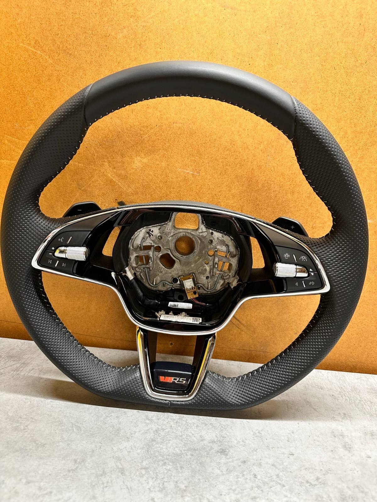 LENKRAD SKODA RS OCTAVIA IV, KODIAQ, SUPERB DSG MULTIFUNKTION LEDER 5E3419093AD