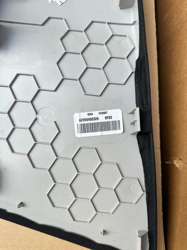 MERCEDES BENZ C W205 A +B + C PILLAR TRIM BLACK A205 69 06 101......SET - Obrázek 17