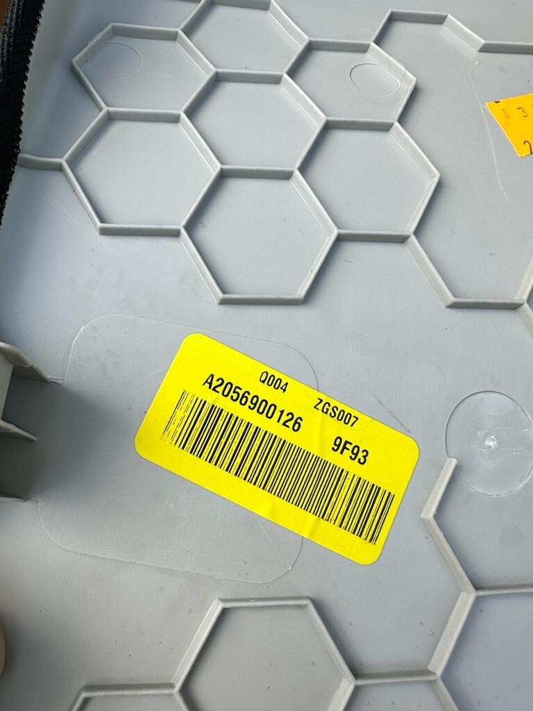 MERCEDES BENZ C W205 A +B + C PILLAR TRIM BLACK A205 69 06 101......SET - Obrázek 21