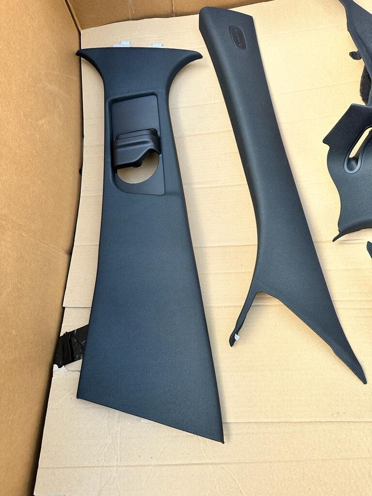 MERCEDES BENZ C W205 A +B + C PILLAR TRIM BLACK A205 69 06 101......SET - Obrázek 4