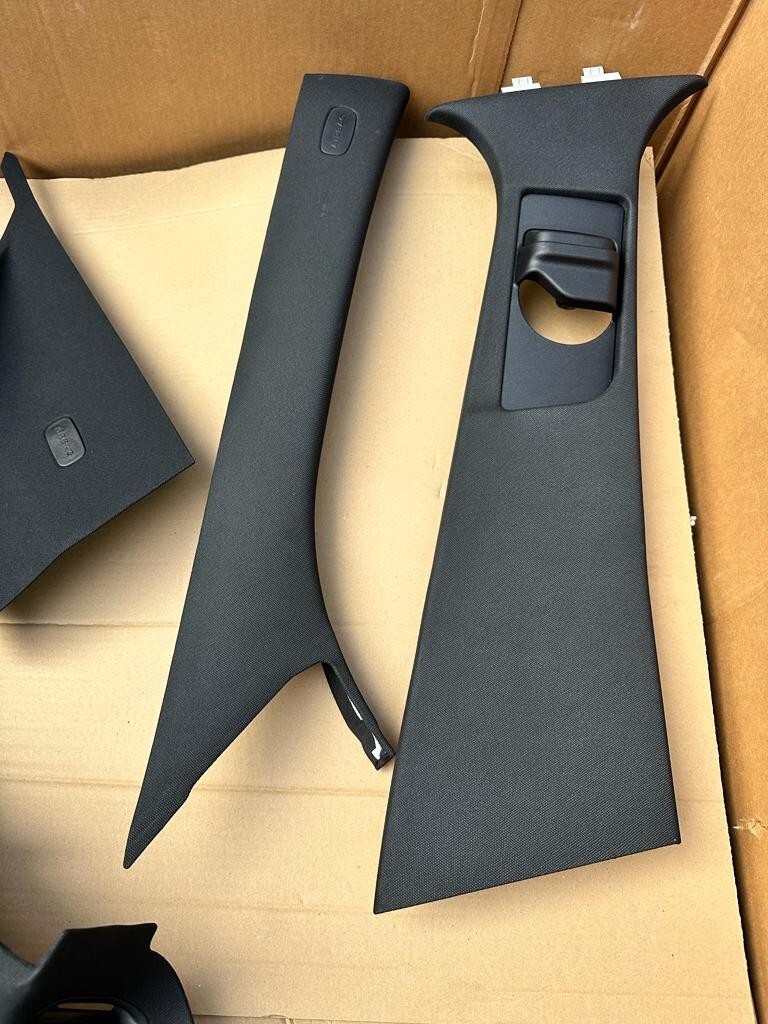 MERCEDES BENZ C W205 A +B + C PILLAR TRIM BLACK A205 69 06 101......SET - Obrázek 8