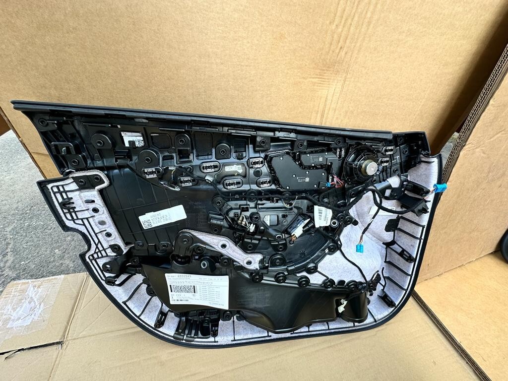 MERCEDES C W205 LEDER SPORT SITZEN KOMPLET NEU DEMONT VOM TEST CAR 147 Km, LIM.6 - Obrázek 20