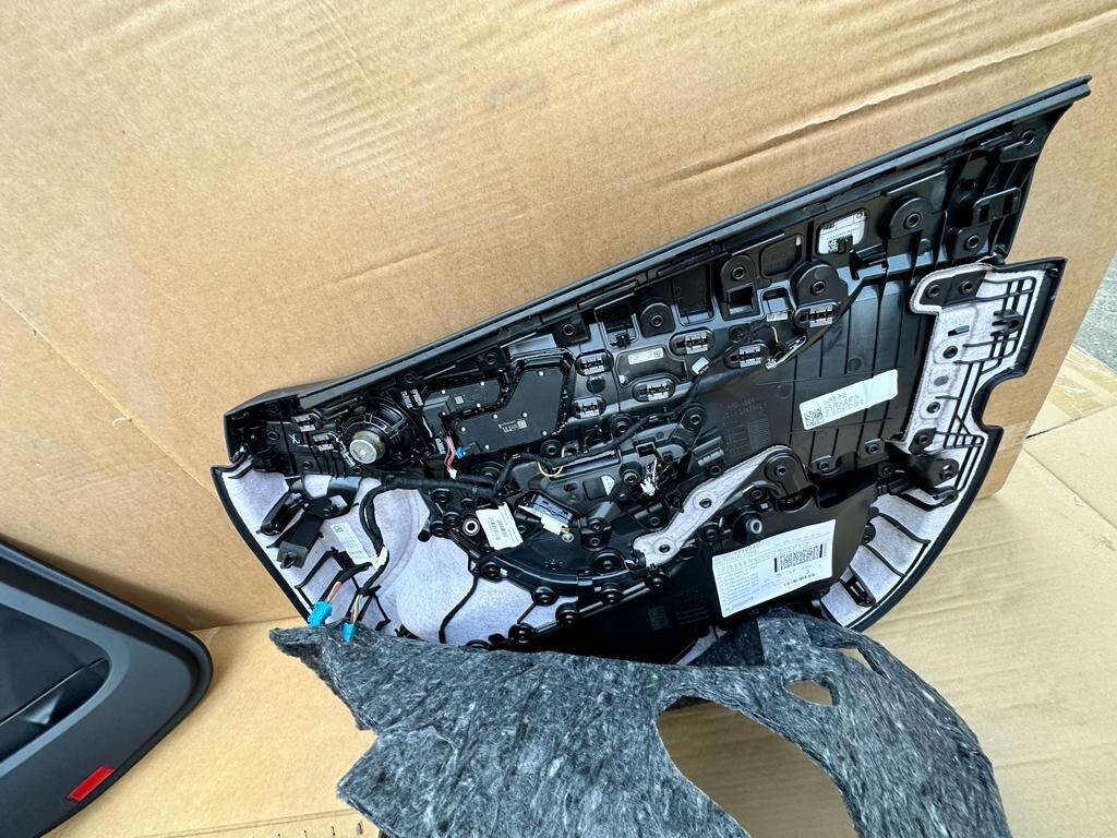 MERCEDES C W205 LEDER SPORT SITZEN KOMPLET NEU DEMONT VOM TEST CAR 147 Km, LIM.6 - Obrázek 21