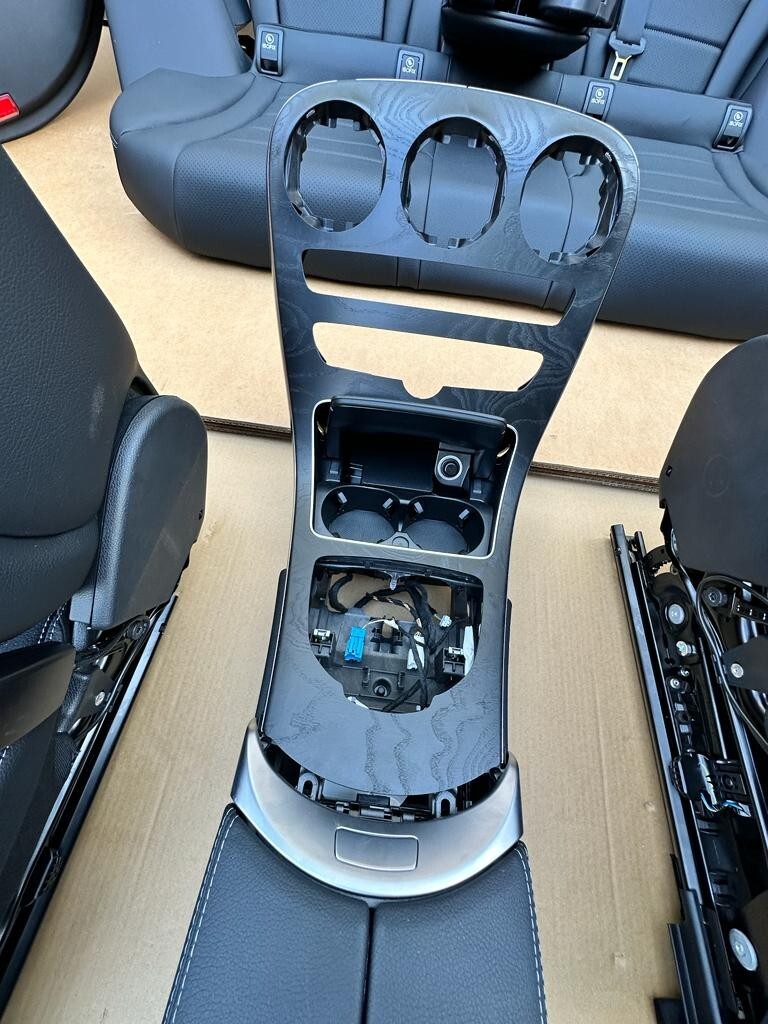 MERCEDES C W205 LEDER SPORT SITZEN KOMPLET NEU DEMONT VOM TEST CAR 147 Km, LIM.6 - Obrázek 5