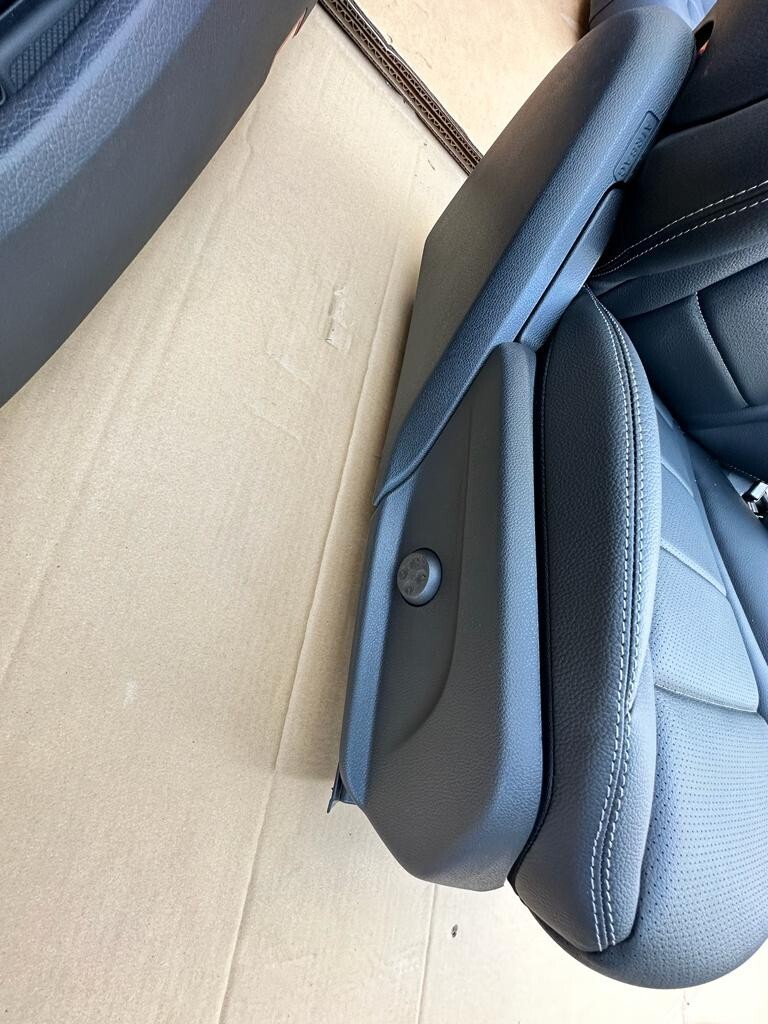 MERCEDES C W205 LEDER SPORT SITZEN KOMPLET NEU DEMONT VOM TEST CAR 147 Km, LIM.6 - Obrázek 6