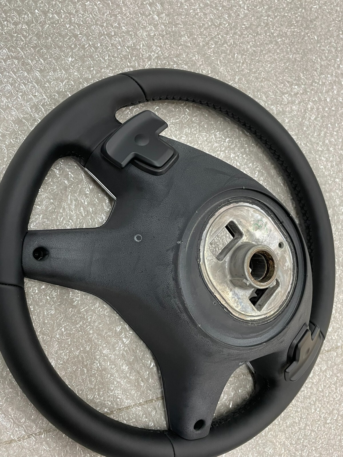 MERCEDES LEDER LENKRAD SCHWARZ SCHALTWIPPEN A2464605503 FAST NEU D V TEST WAGEN - Obrázek 21