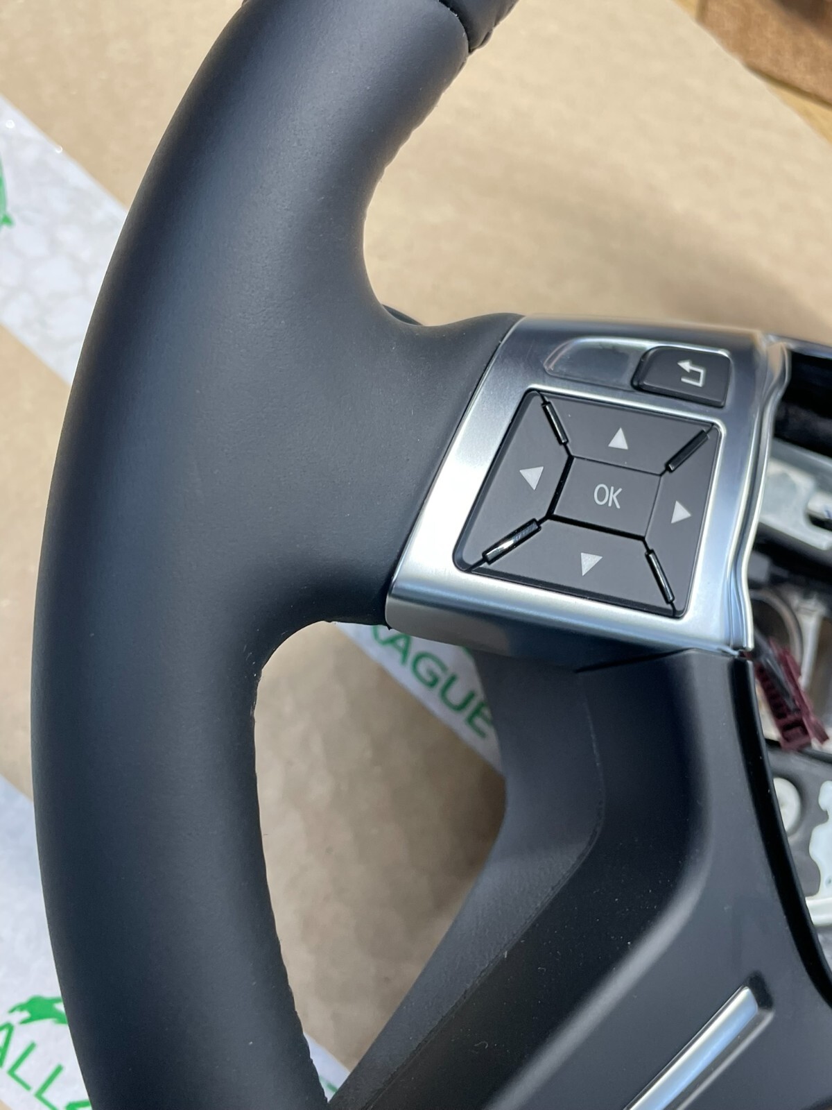 MERCEDES LEDER LENKRAD SCHWARZ SCHALTWIPPEN A2464605503 FAST NEU D V TEST WAGEN - Obrázek 23