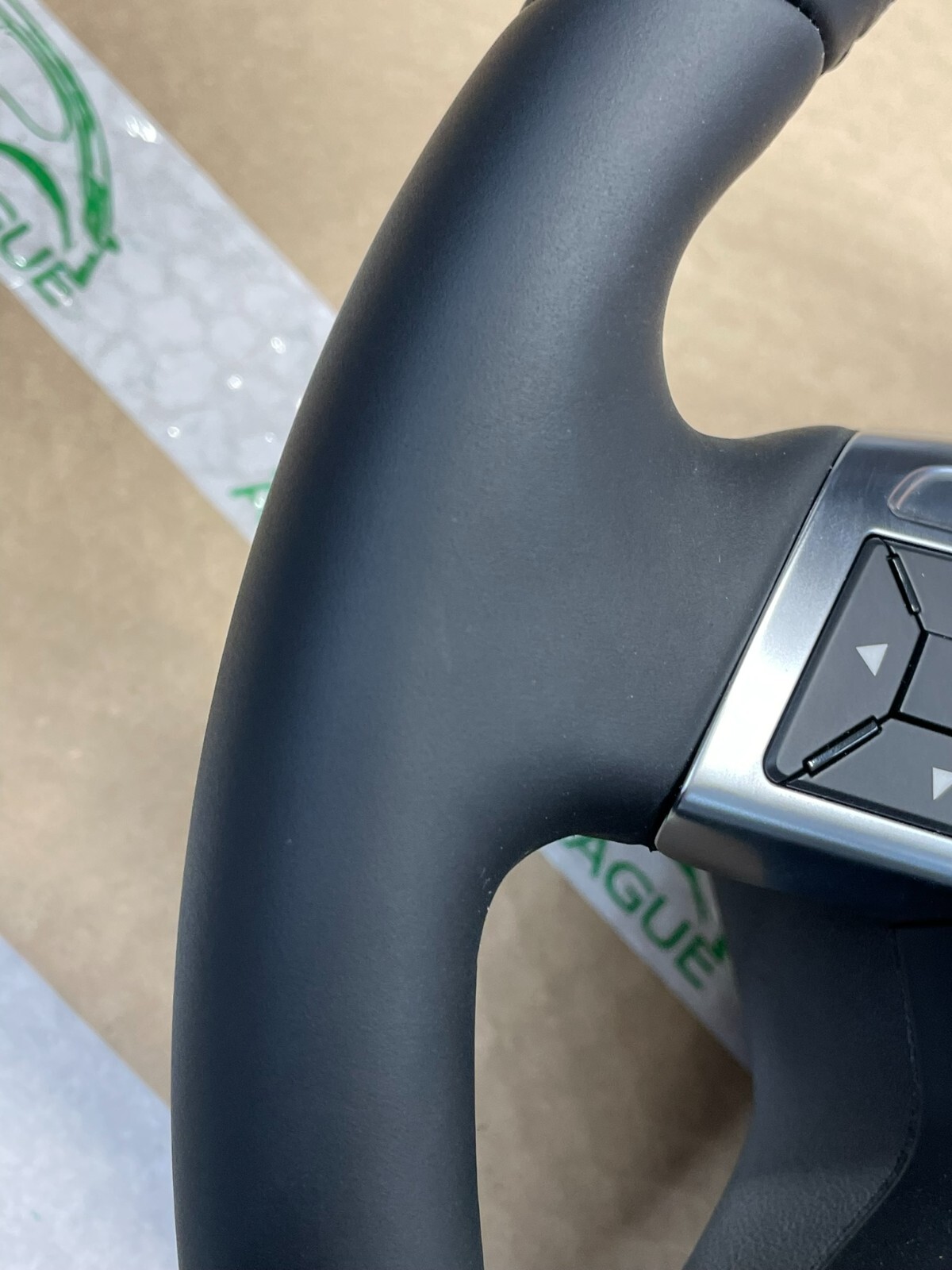 MERCEDES LEDER LENKRAD SCHWARZ SCHALTWIPPEN A2464605503 FAST NEU D V TEST WAGEN - Obrázek 24