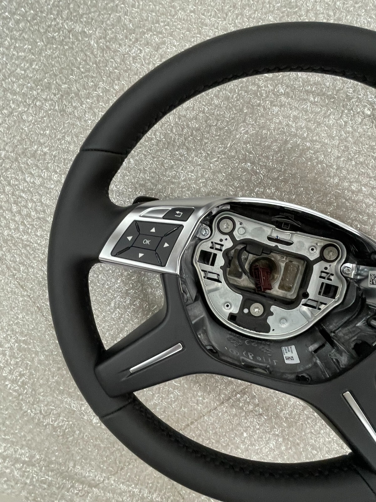MERCEDES LEDER LENKRAD SCHWARZ SCHALTWIPPEN A2464605503 FAST NEU D V TEST WAGEN - Obrázek 6