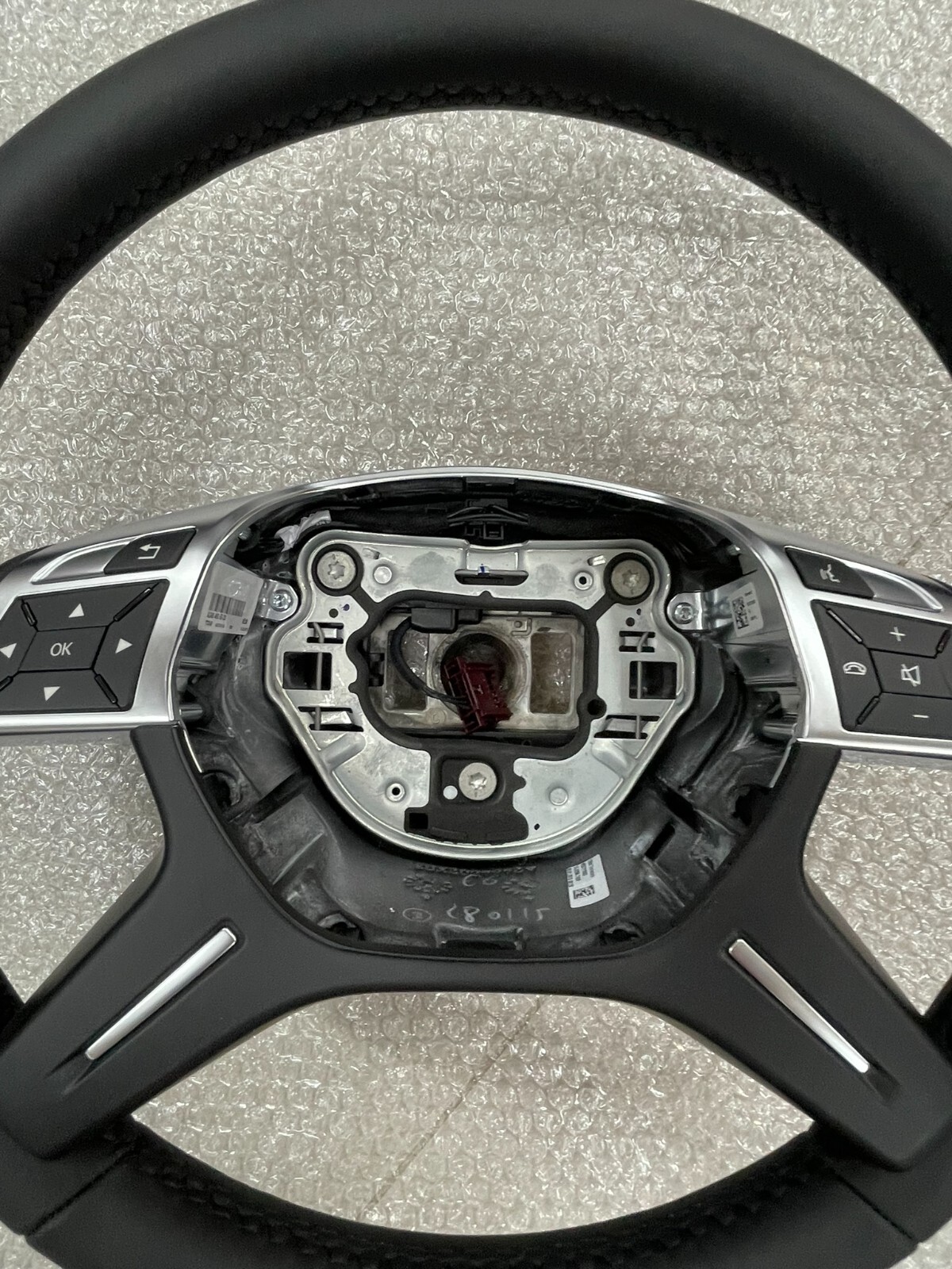 MERCEDES LEDER LENKRAD SCHWARZ SCHALTWIPPEN A2464605503 FAST NEU D V TEST WAGEN - Obrázek 7