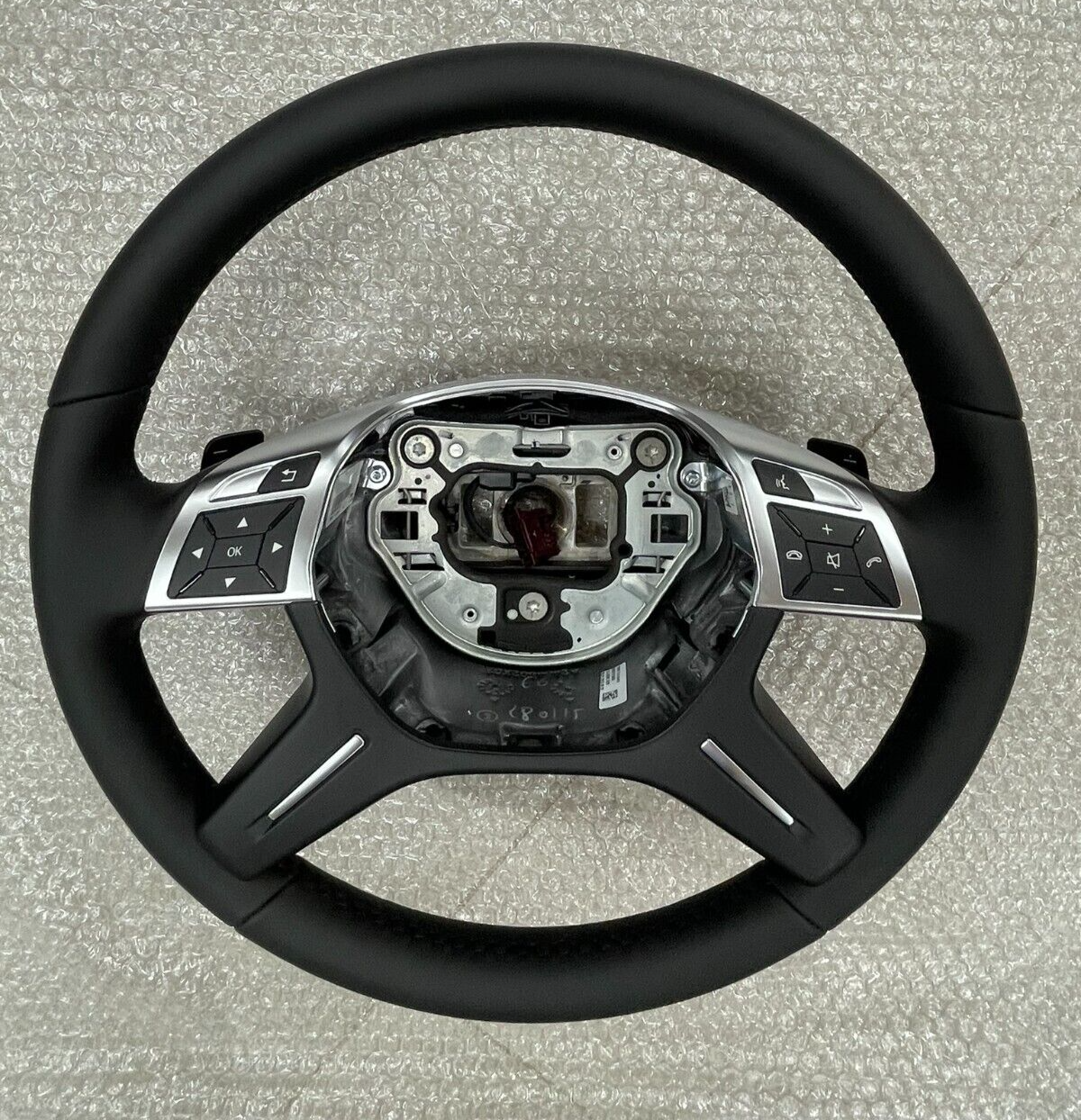 MERCEDES LEDER LENKRAD SCHWARZ SCHALTWIPPEN A2464605503 FAST NEU D V TEST WAGEN