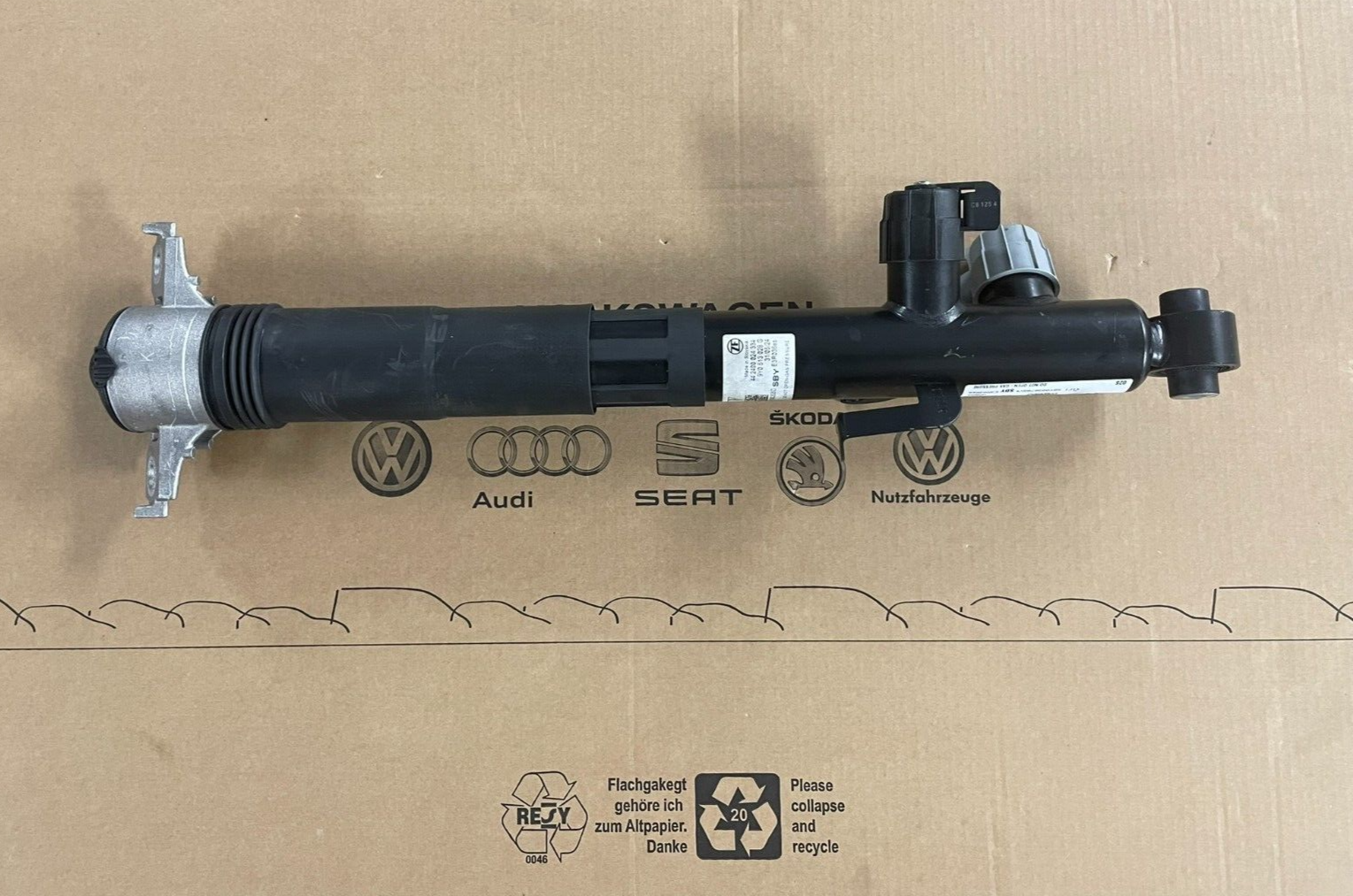 PORSCHE CAYENNE 9YA-2 STOSSDÄMPFER ELEKTRISCH HINTERACHSE RECHTS 9Y0513028G NEU