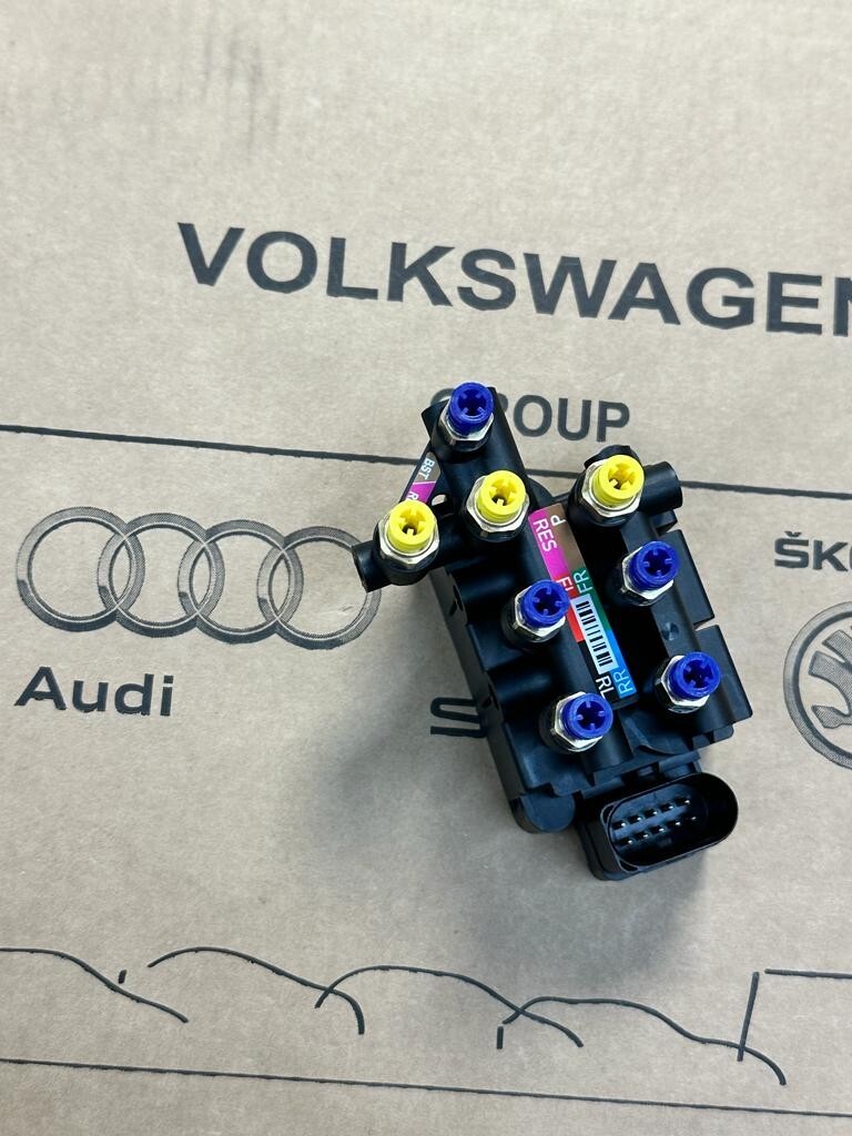 PORSCHE CAYENNE-MACAN LUFTFEDERUNGS VENTILEINHEIT 4M0616013A - 4M0616013B OE NEW - Obrázek 7