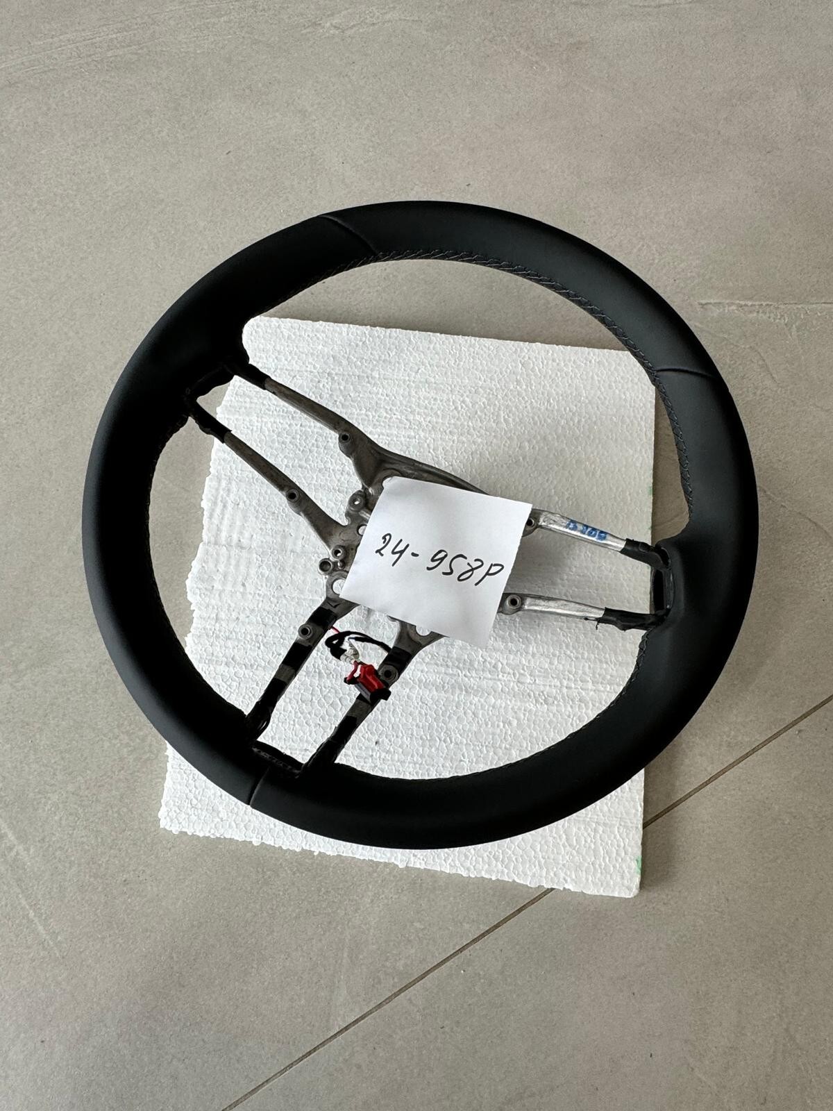 PORSCHE LEERES RAHMEN LENKRAD SPORT LEDER BEHEIZT SCHWARZ NEU - Obrázek 19