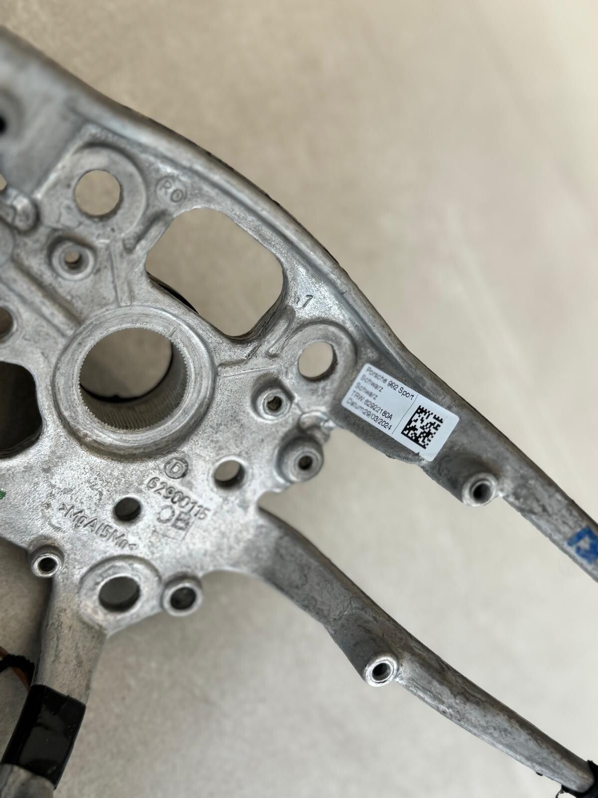 PORSCHE LEERES RAHMEN LENKRAD SPORT LEDER BEHEIZT SCHWARZ NEU - Obrázek 3