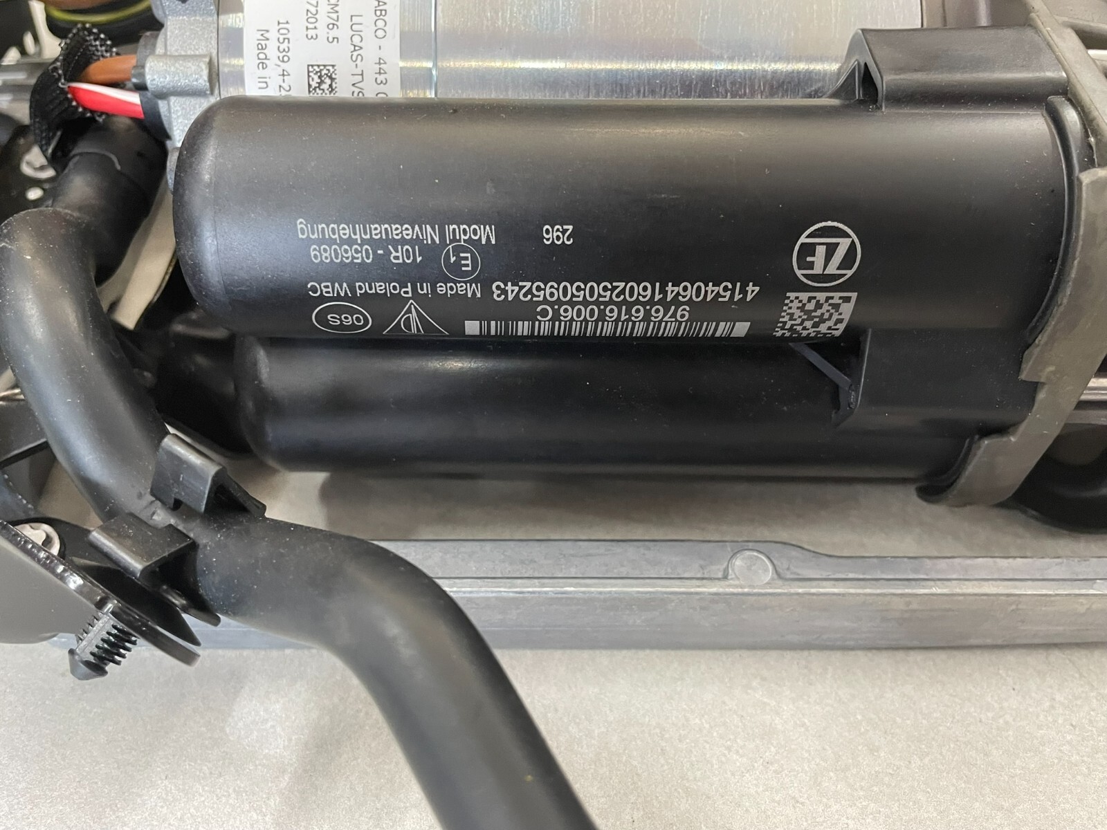 PORSCHE PANAMERA LUFTKOMPRESSOR FÜR FAHRWERK 976616006C PAE616006 NEUORIGINAL ! - Obrázek 12