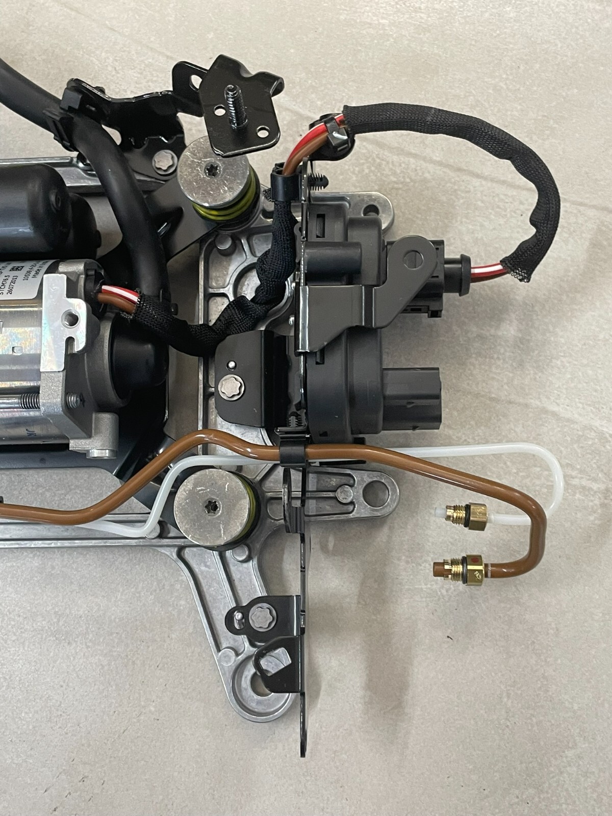 PORSCHE PANAMERA LUFTKOMPRESSOR FÜR FAHRWERK 976616006C PAE616006 NEUORIGINAL ! - Obrázek 5