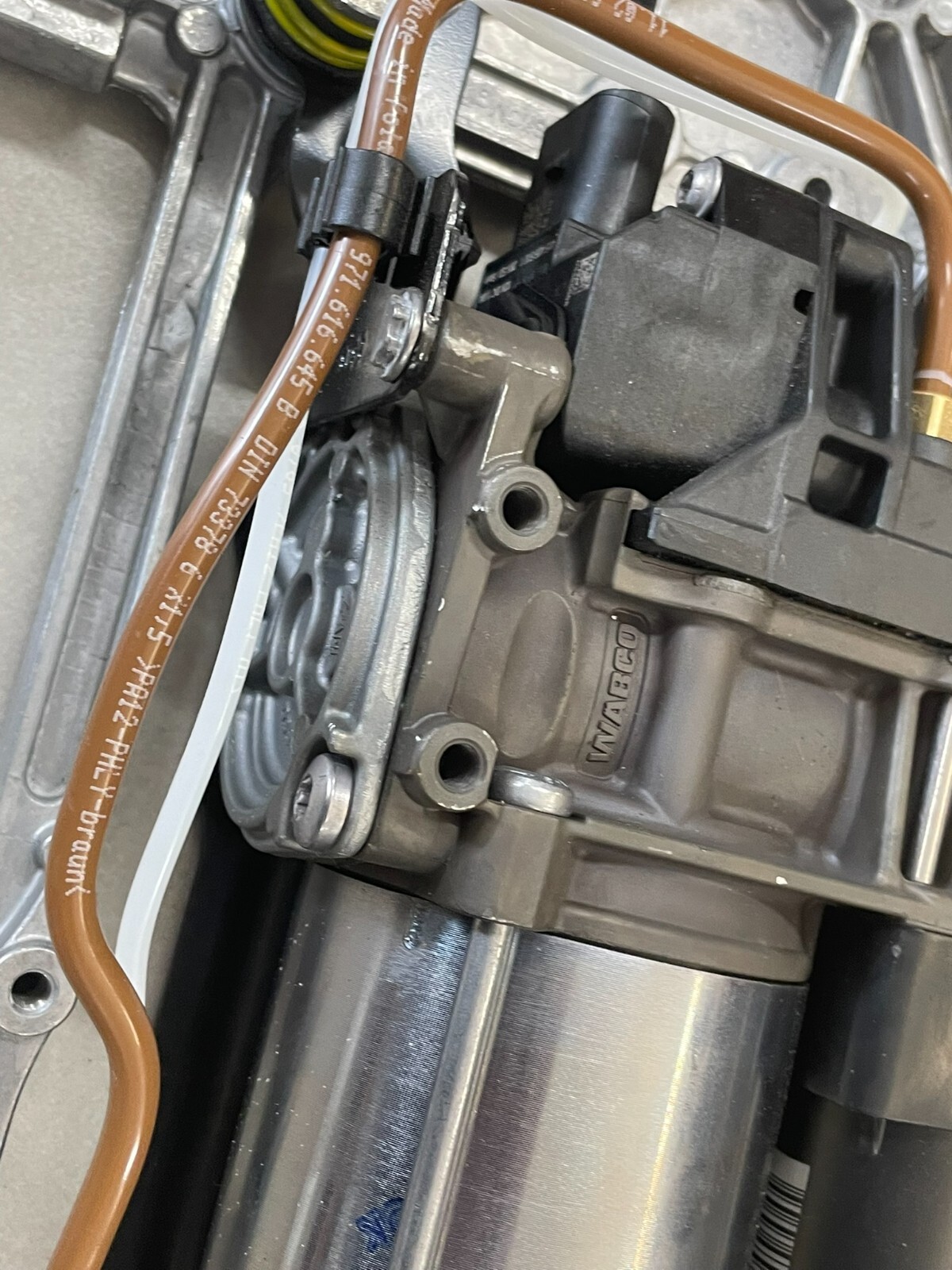 PORSCHE PANAMERA LUFTKOMPRESSOR FÜR FAHRWERK 976616006C PAE616006 NEUORIGINAL ! - Obrázek 8