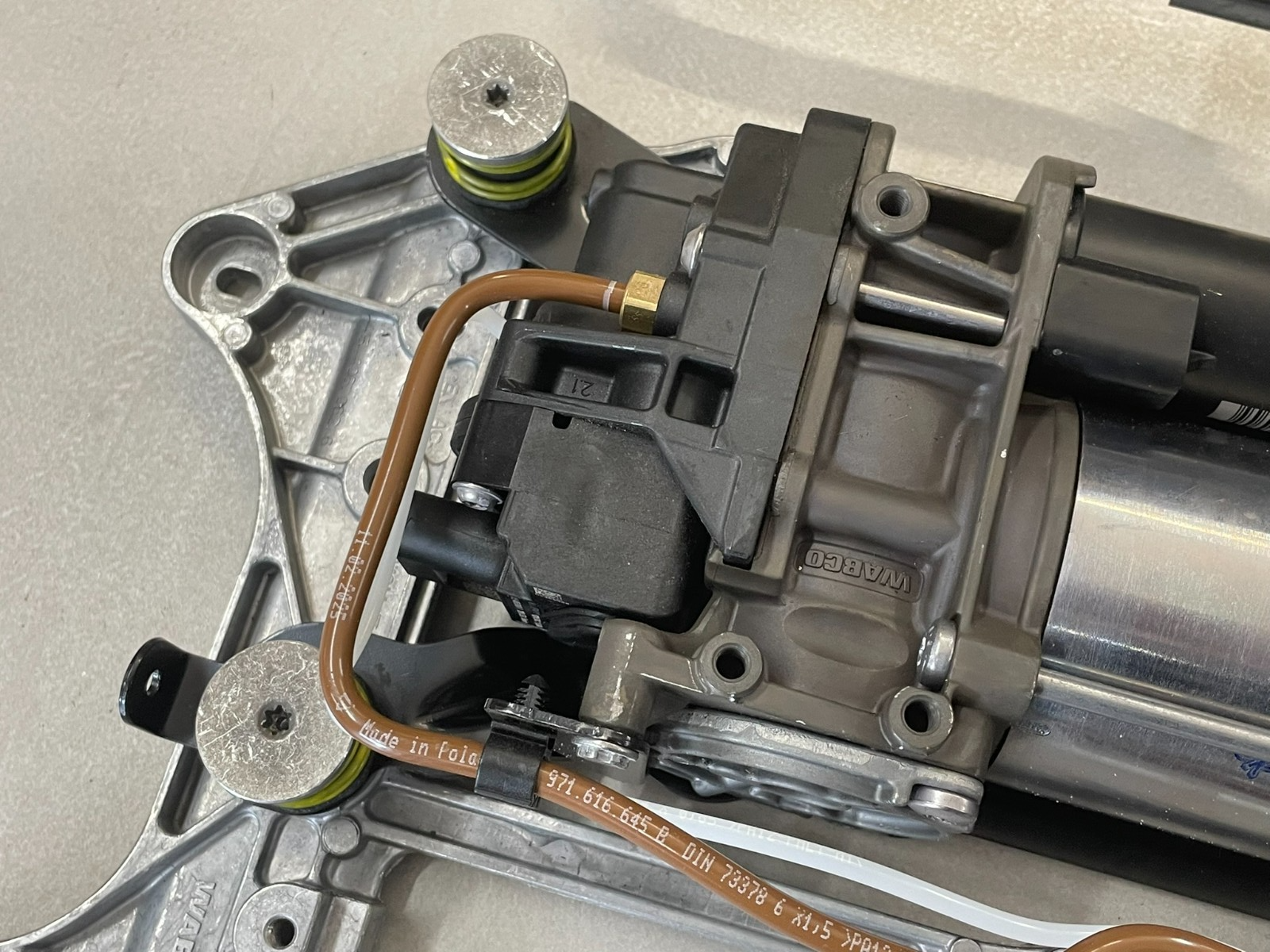 PORSCHE PANAMERA LUFTKOMPRESSOR FÜR FAHRWERK 976616006C PAE616006 NEUORIGINAL ! - Obrázek 9