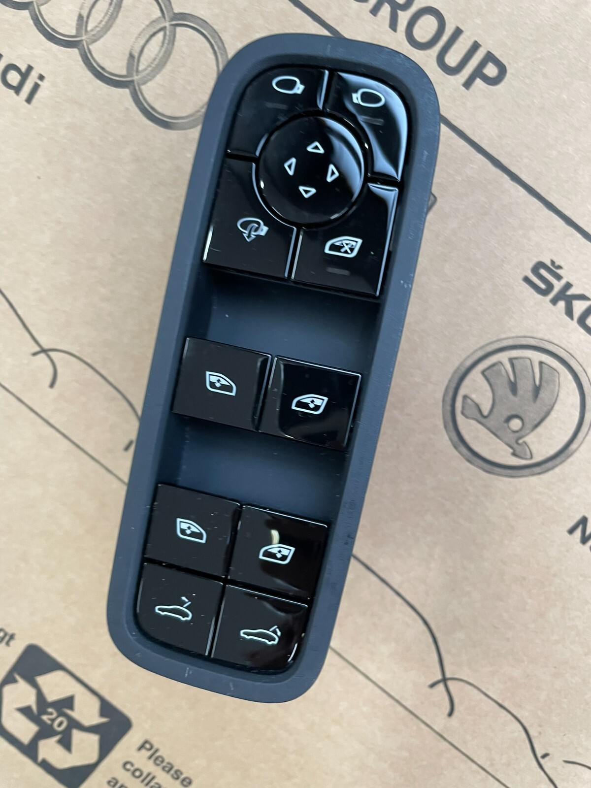 PORSCHE PANAMERA SCHALTER ELEKTRISCHEN FENSTERHEBER VORN L. 971959858E Fast Neu - Obrázek 3