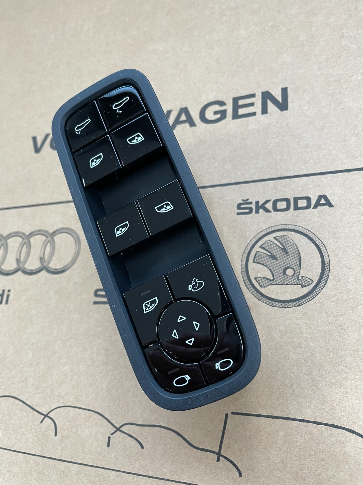 PORSCHE PANAMERA SCHALTER ELEKTRISCHEN FENSTERHEBER VORN L. 971959858E Fast Neu