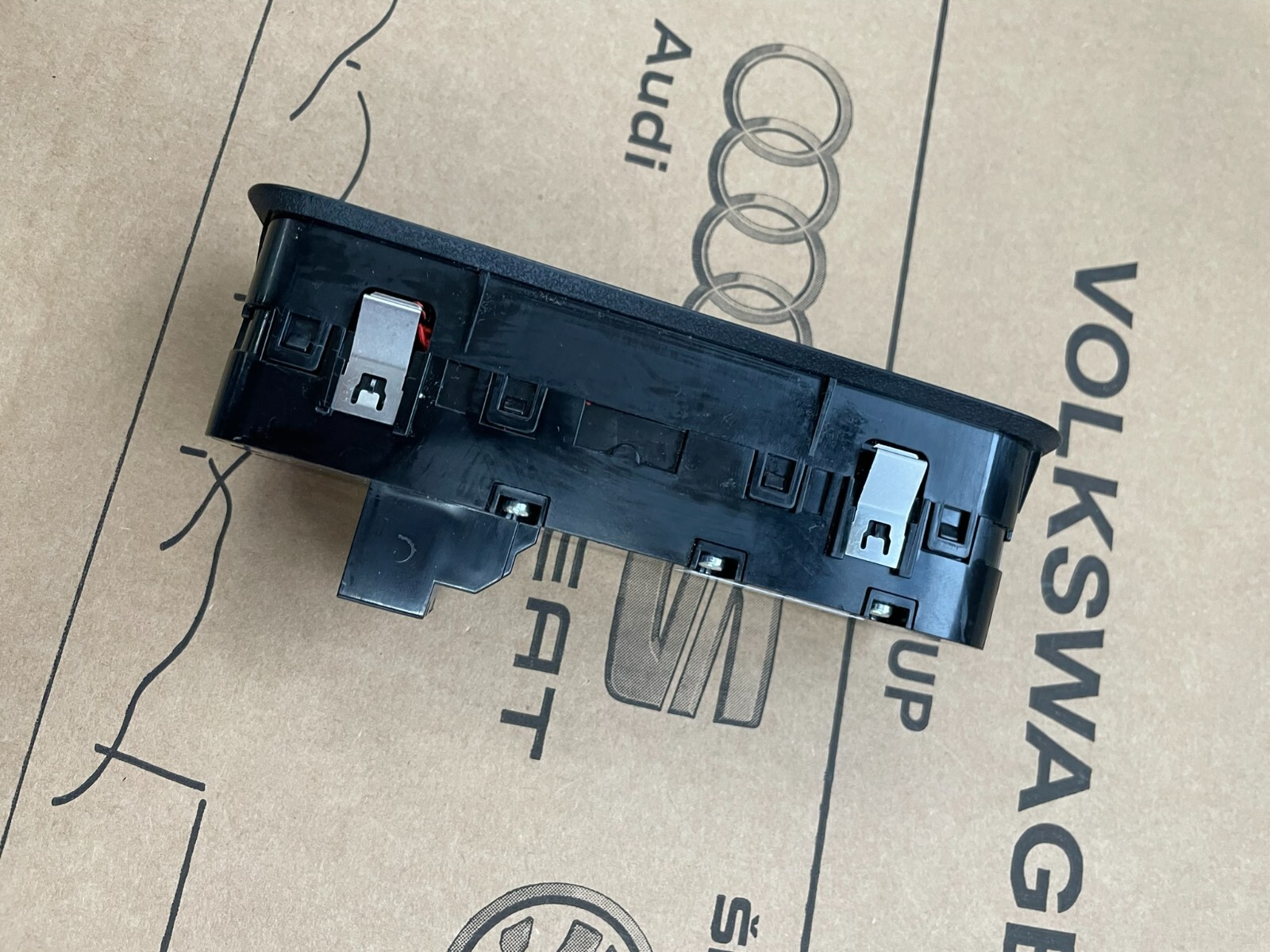 PORSCHE PANAMERA SCHALTER ELEKTRISCHEN FENSTERHEBER VORN L. 971959858E Fast Neu - Obrázek 16