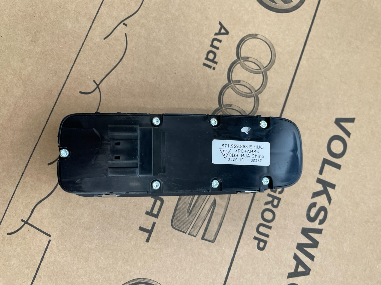 PORSCHE PANAMERA SCHALTER ELEKTRISCHEN FENSTERHEBER VORN L. 971959858E Fast Neu - Obrázek 17