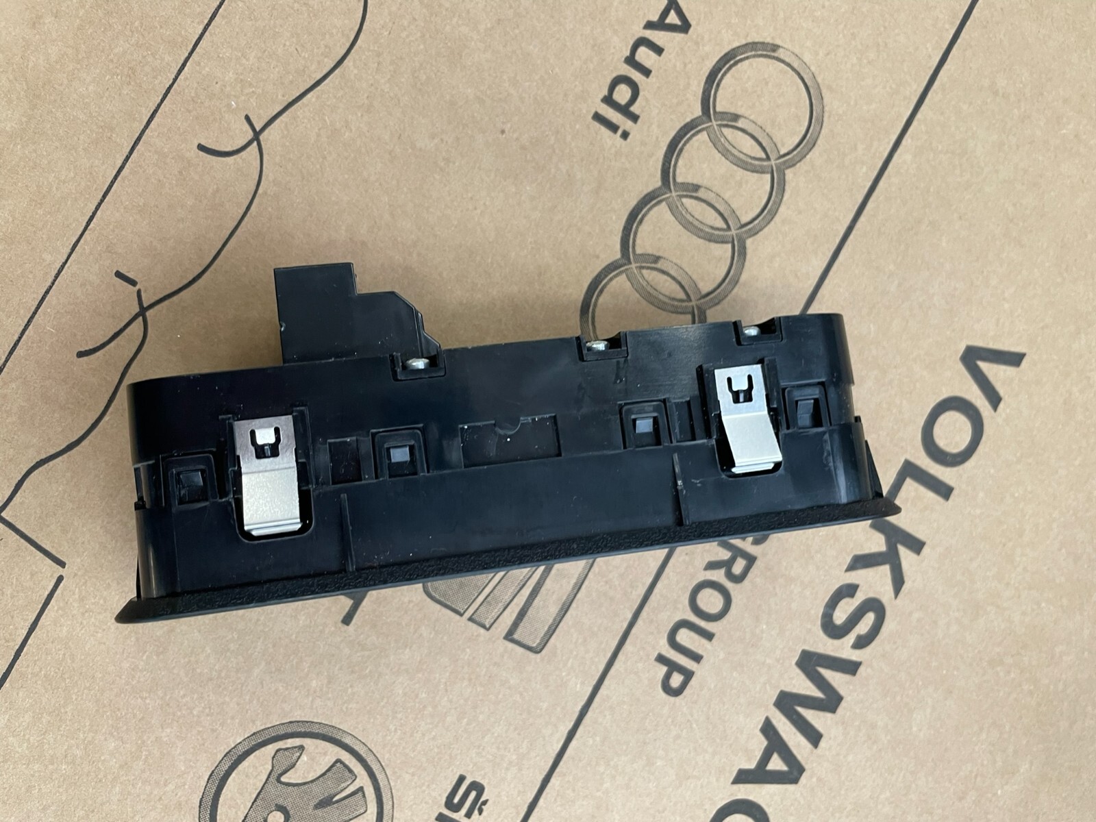 PORSCHE PANAMERA SCHALTER ELEKTRISCHEN FENSTERHEBER VORN L. 971959858E Fast Neu - Obrázek 18