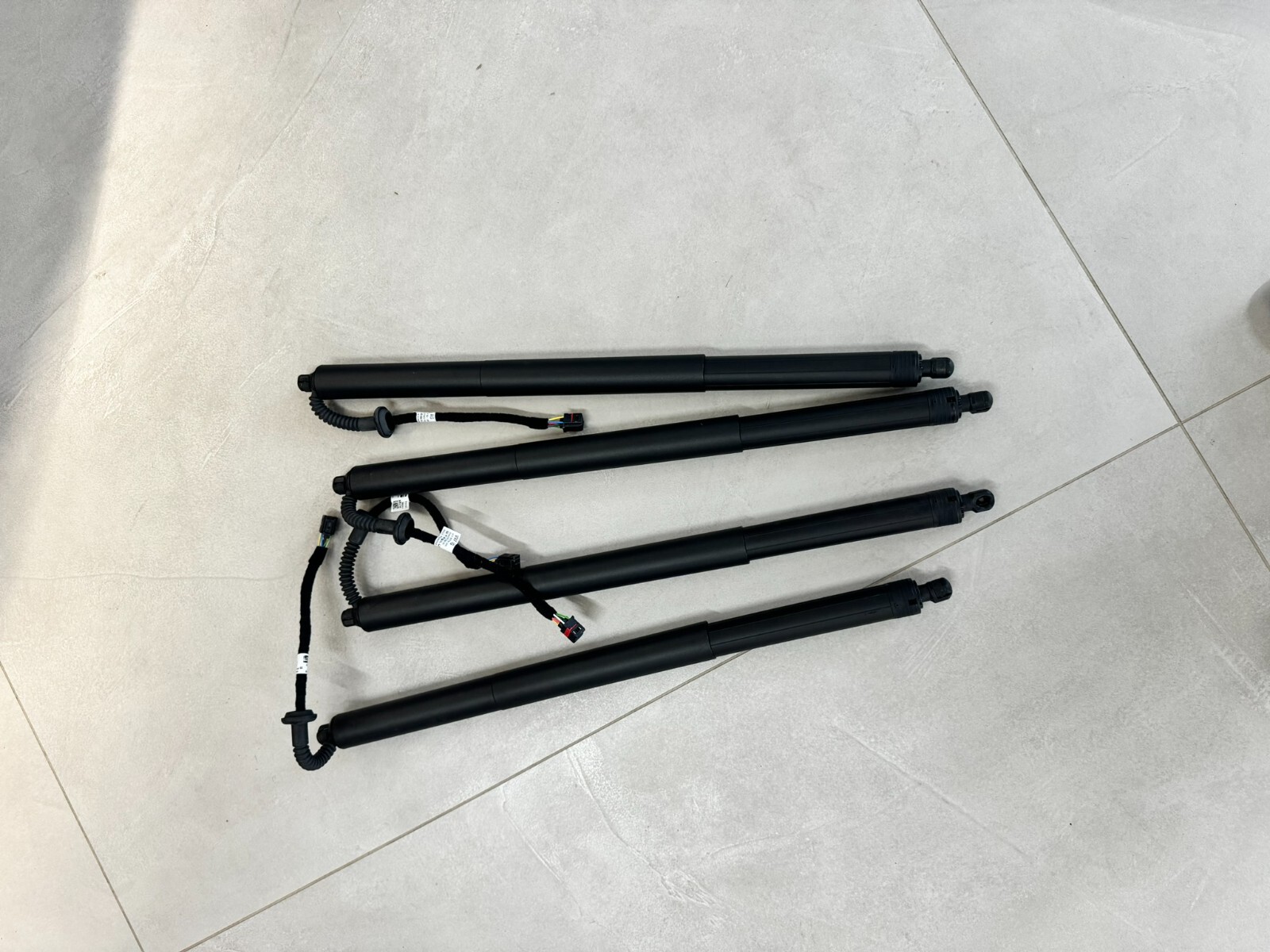 SEAT LEON 2020 ANTRIEBSEINHEIT FÜR ELEKTRISCHE HECKKLAPE 5FE827851 NEW ORIG SEAT - Obrázek 6