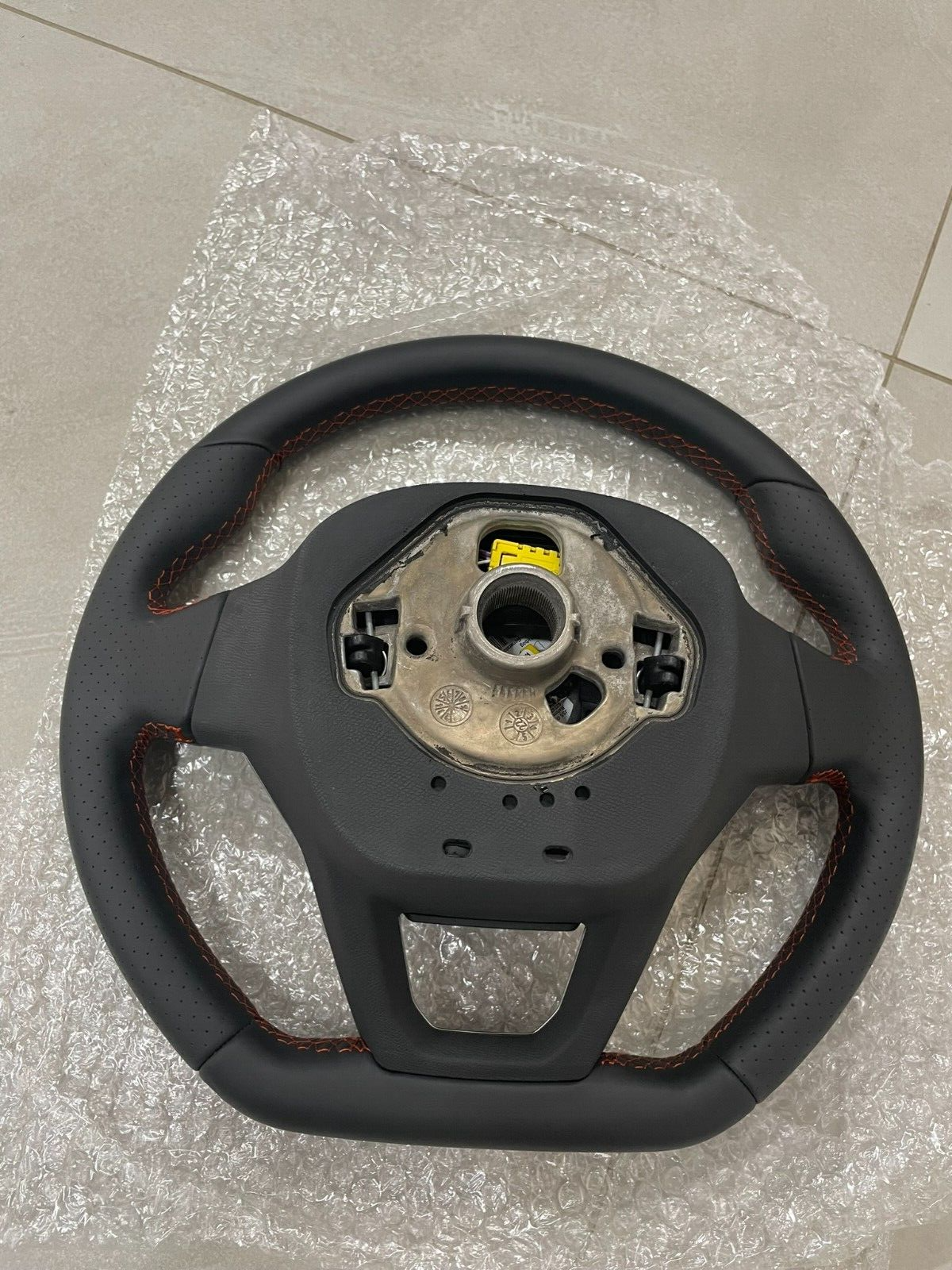 SEAT LEON FR SPORT LEDER LENKRAD GELOCHT MIT AIRBAG KOMPLET ORIG.NEU! - Obrázek 17