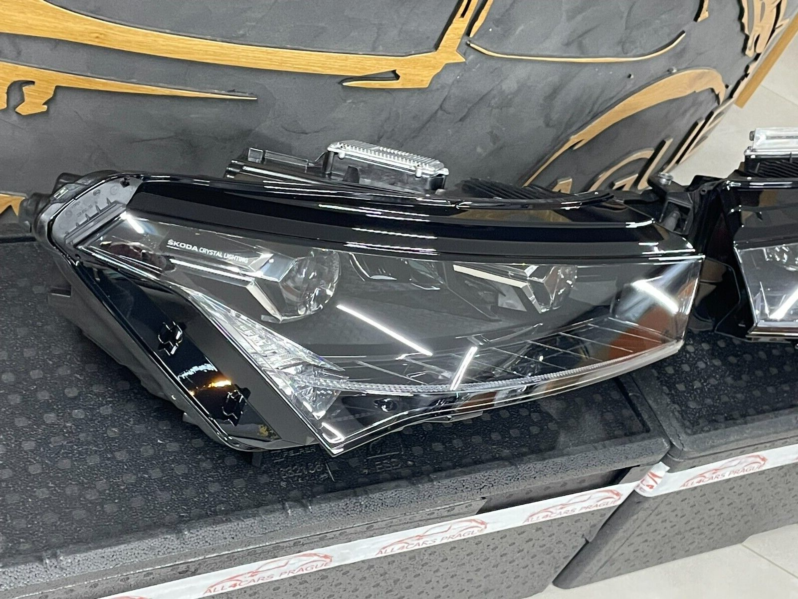 ŠKODA ENYAQ VOLL LED CRYSTAL HEADLIGHTS FRONT 5LB941015A - 5LB941016A ORIG.NEW - Obrázek 8