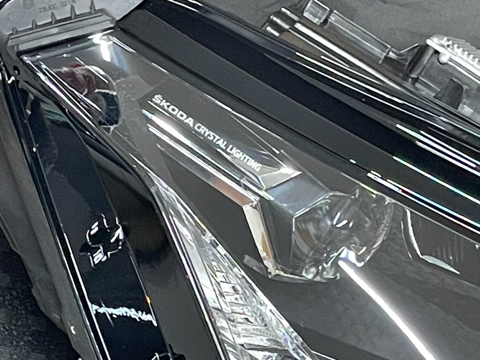 ŠKODA ENYAQ VOLL LED CRYSTAL HEADLIGHTS FRONT 5LB941015A - 5LB941016A ORIG.NEW - Obrázek 9